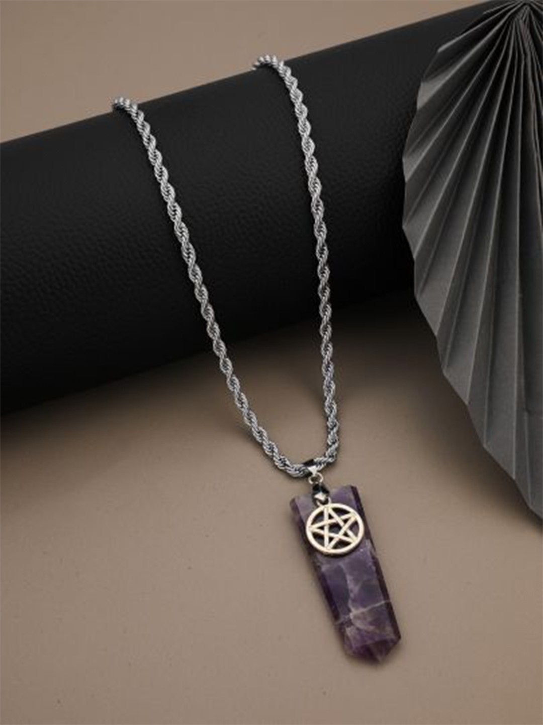 

Vita Bella Silver Chain With Pendant
