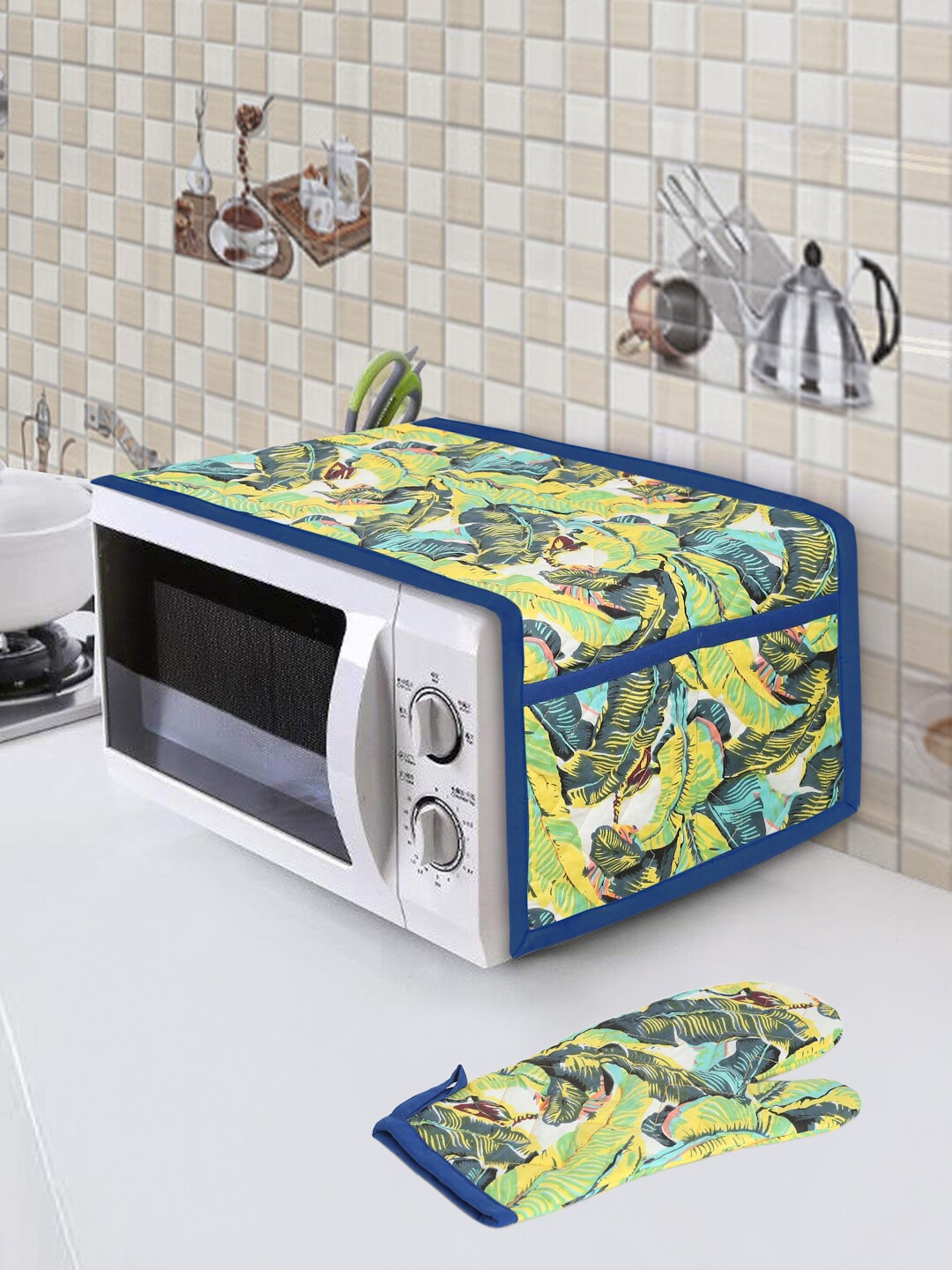 

Rajasthan Decor White & Green Printed Cotton Microwave Cover With Glove