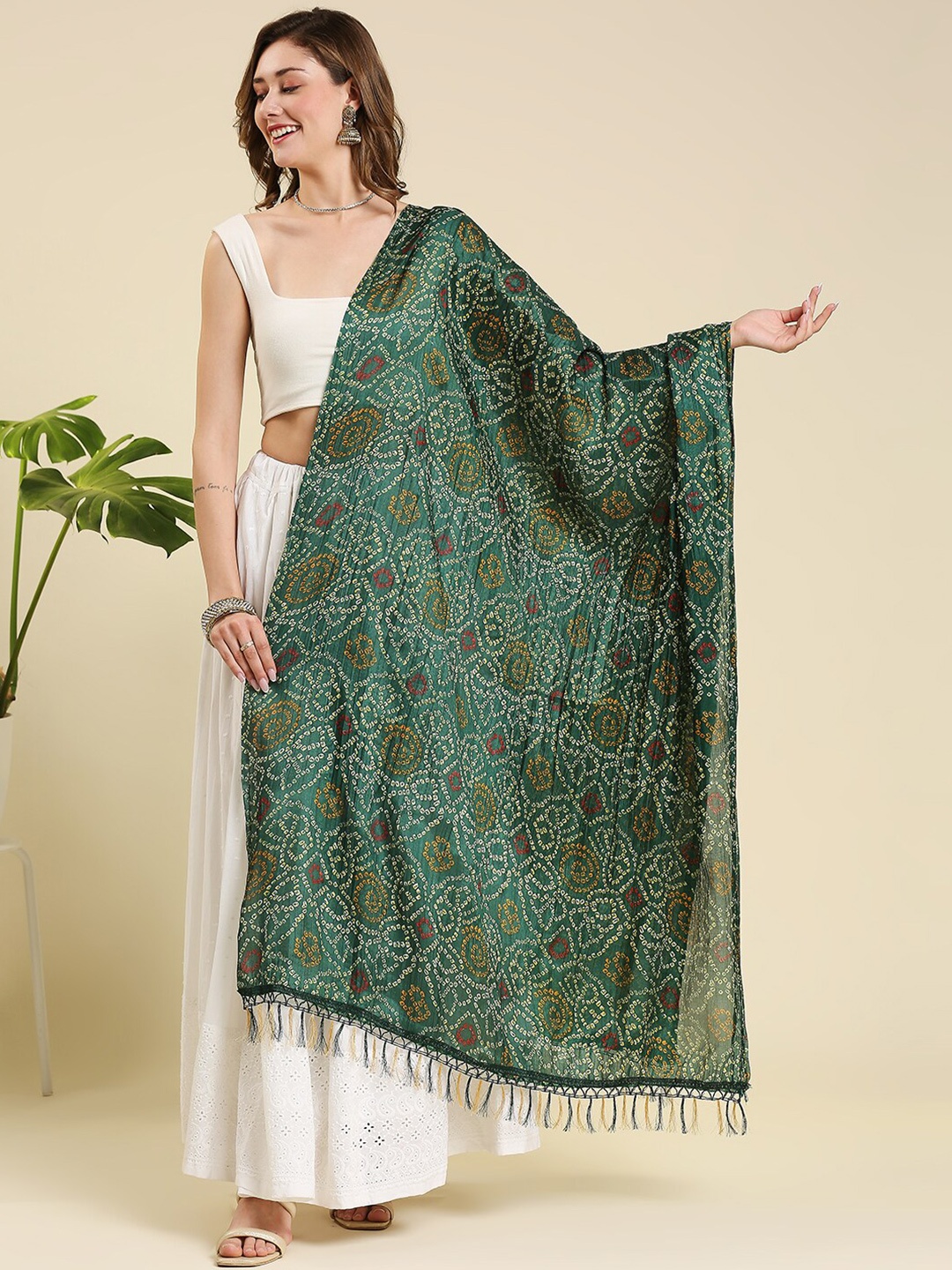 

Dupatta Bazaar Bandhani Printed Dupatta With Tasselled Border, Green