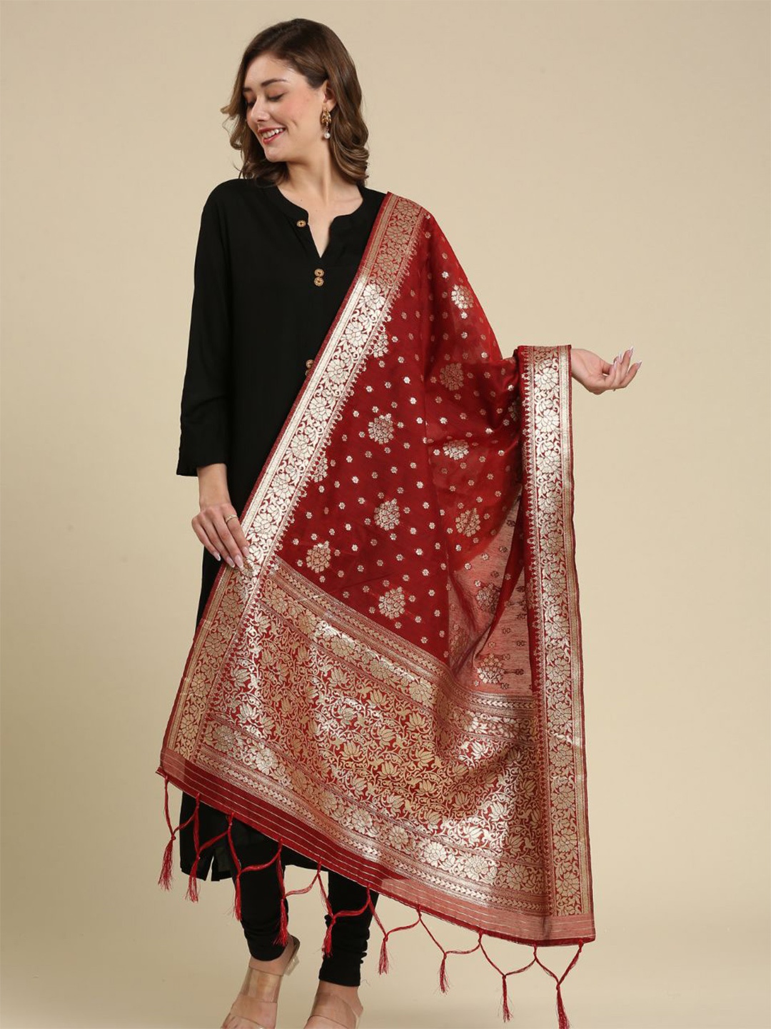 

Dupatta Bazaar Woven Design Banarasi Dupatta, Maroon