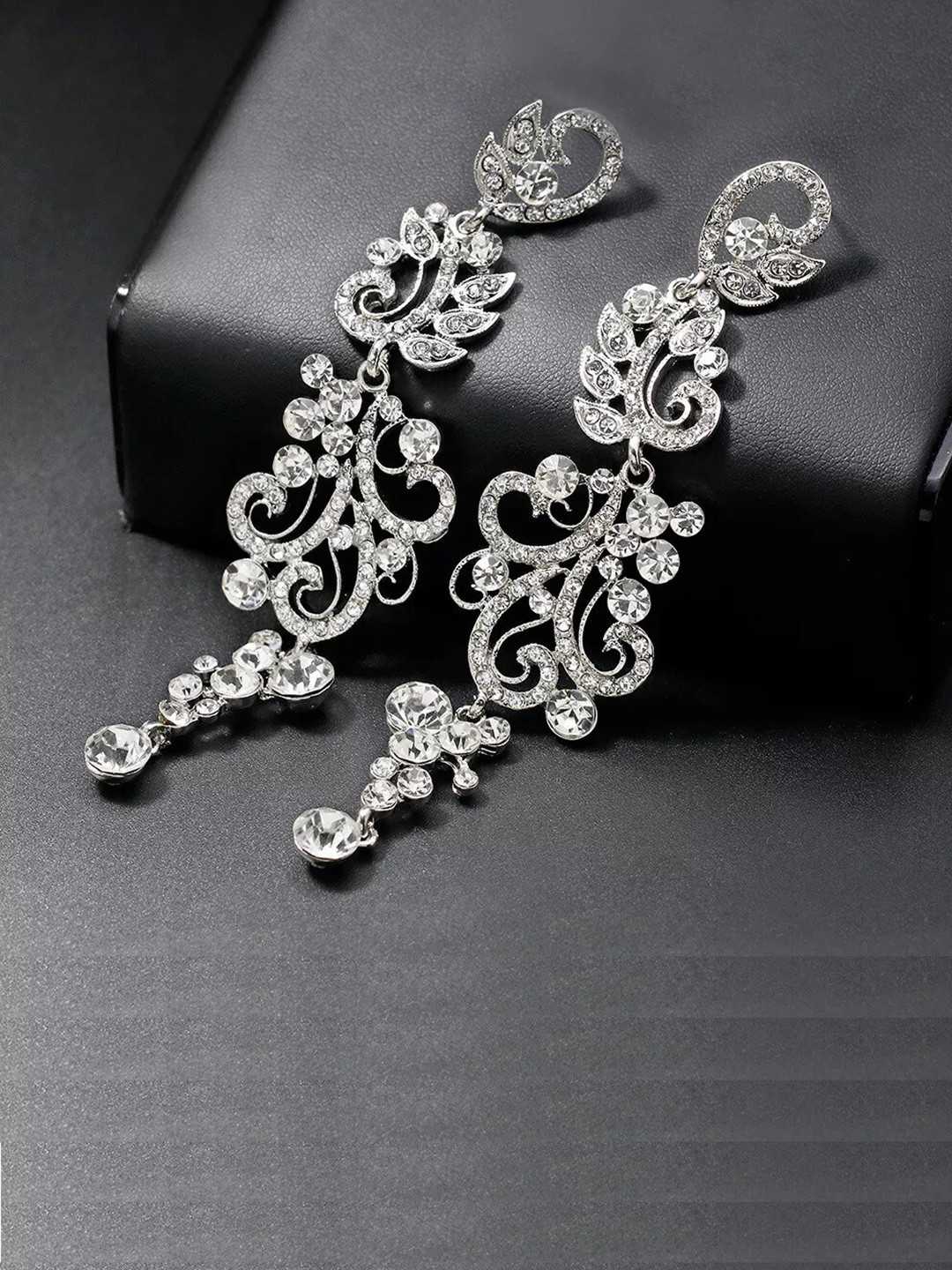 

AVANT-GARDE PARIS Silver-Plated Leaf Shaped Drop Earrings