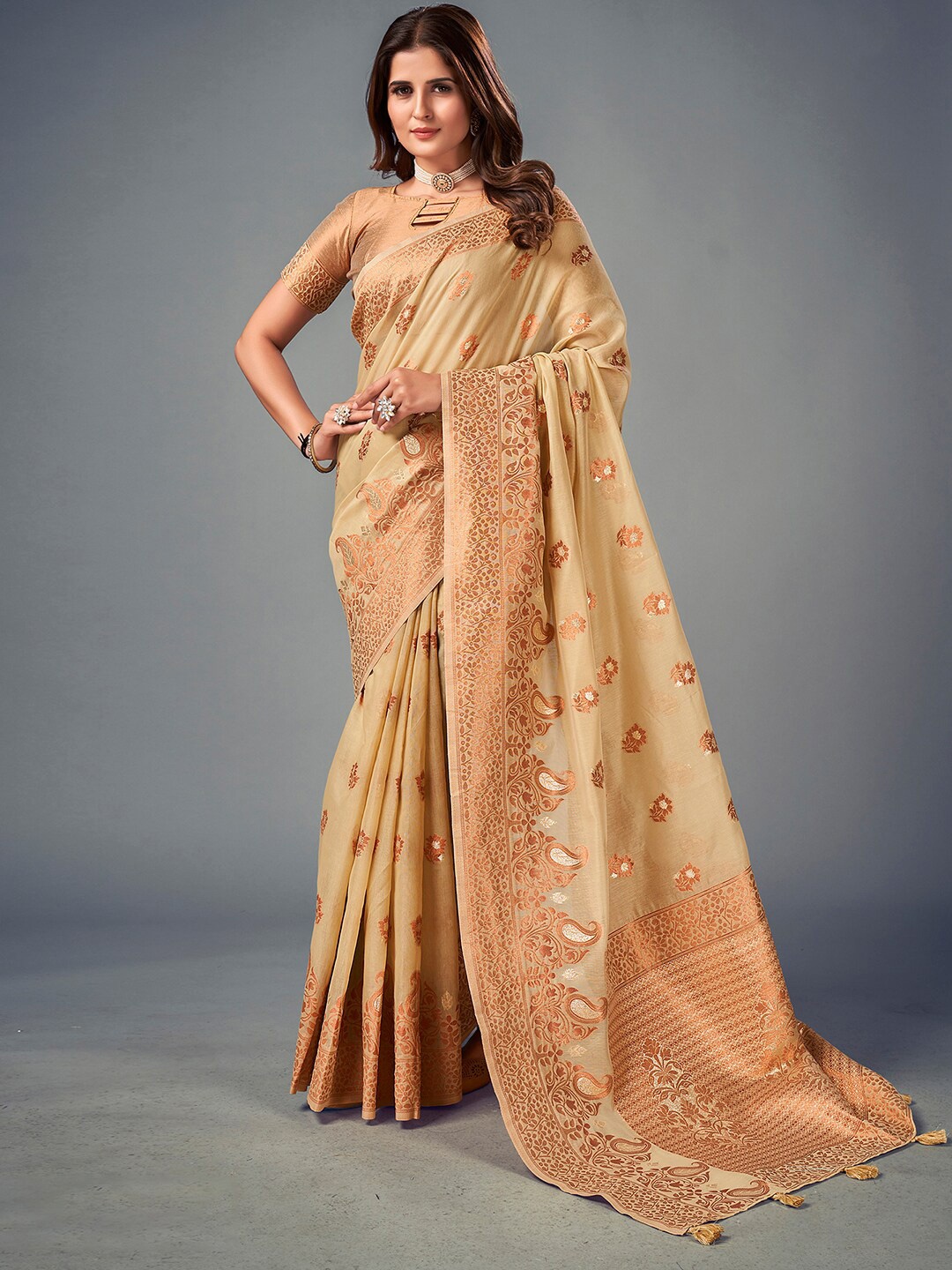 

Satrani Floral Woven Design Zari Banarasi Saree, Beige