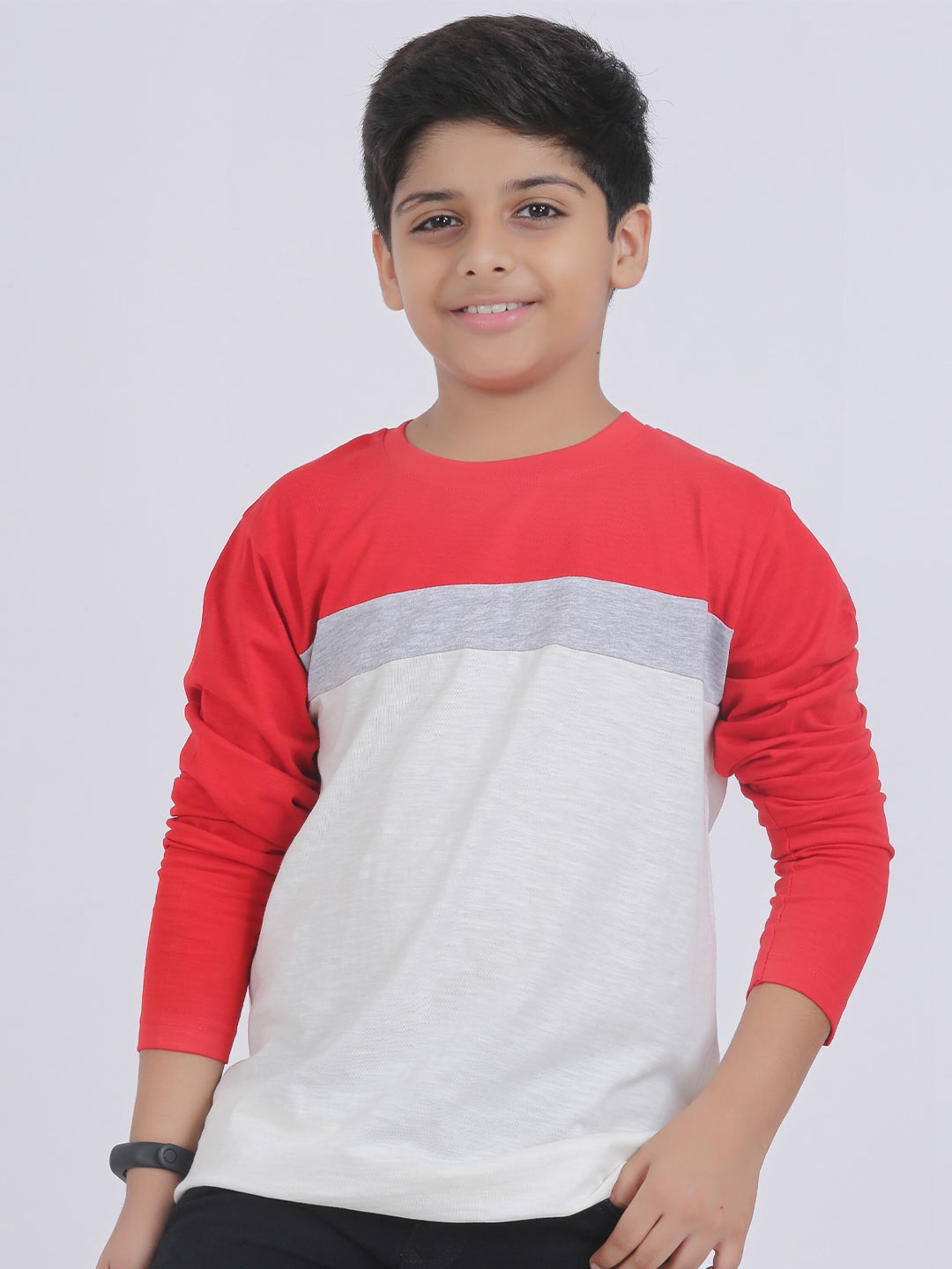 

SmartRAHO Boys Colourblocked Long Sleeves Cotton T-shirt, Red