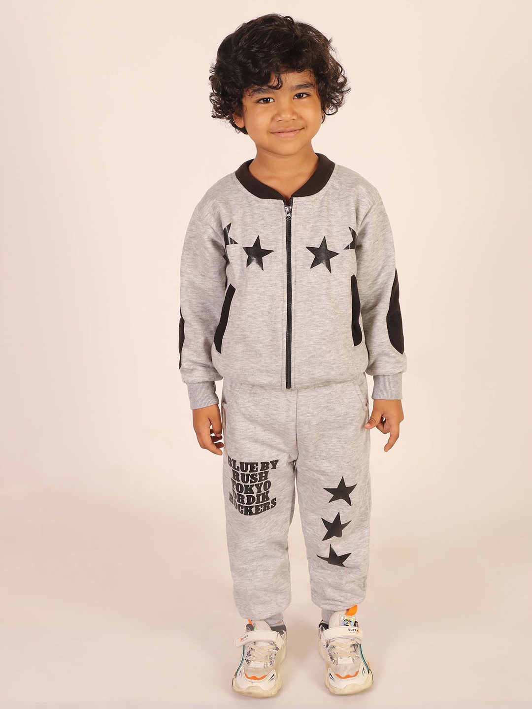 

Ameeha Boys Printed Pure Cotton T-shirt With Joggers, Grey
