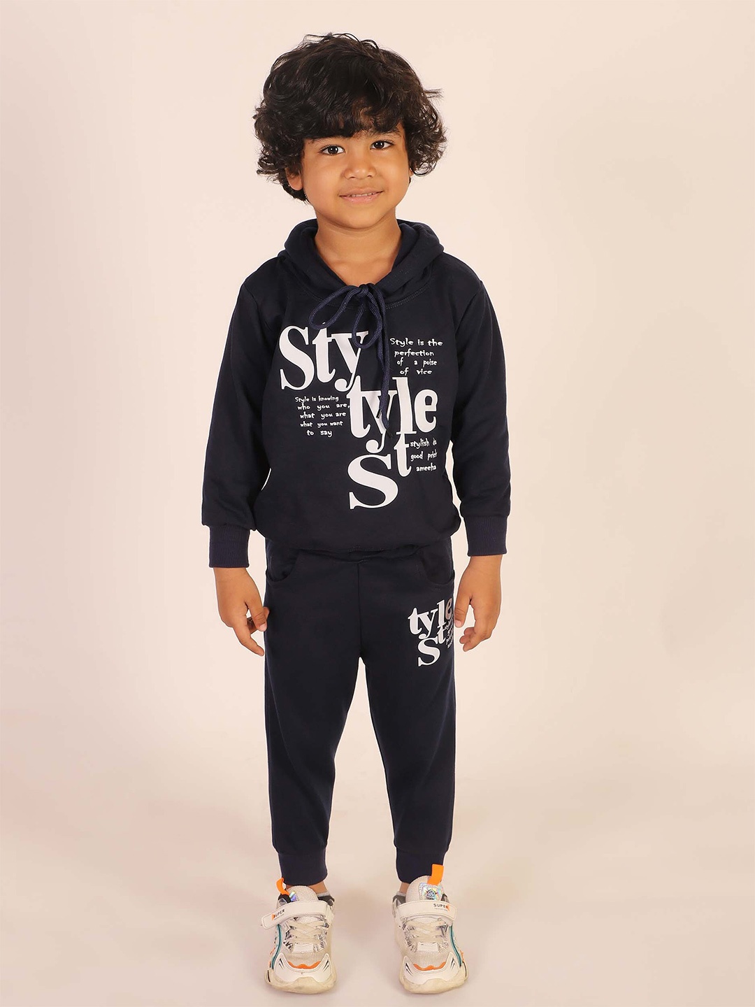 

Ameeha Boys Printed Long Sleeves Pure Cotton Hooded T-shirt With Trousers, Navy blue