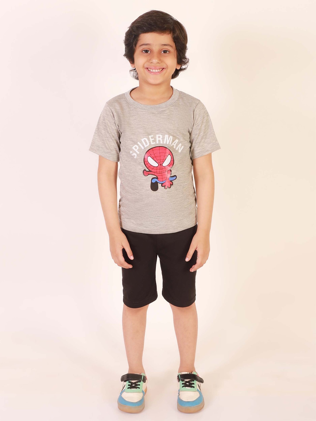 

Ameeha Boys Printed Pure Cotton T-shirt With Shorts, Grey