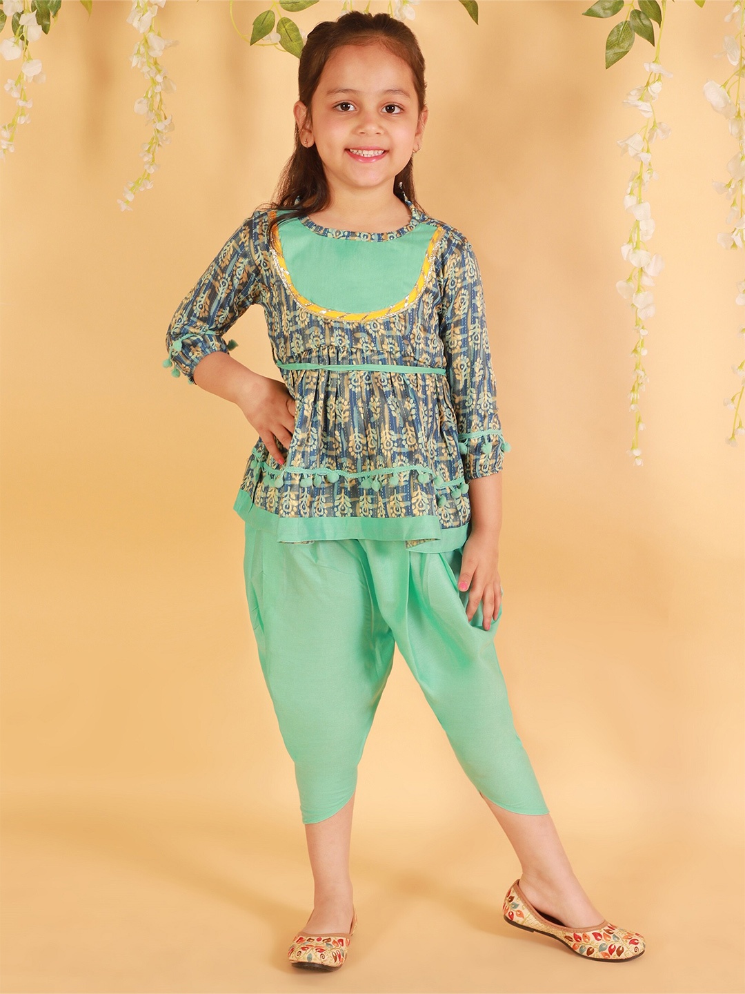 

Ameeha Girls Printed Kurti With Dhoti Pant, Green
