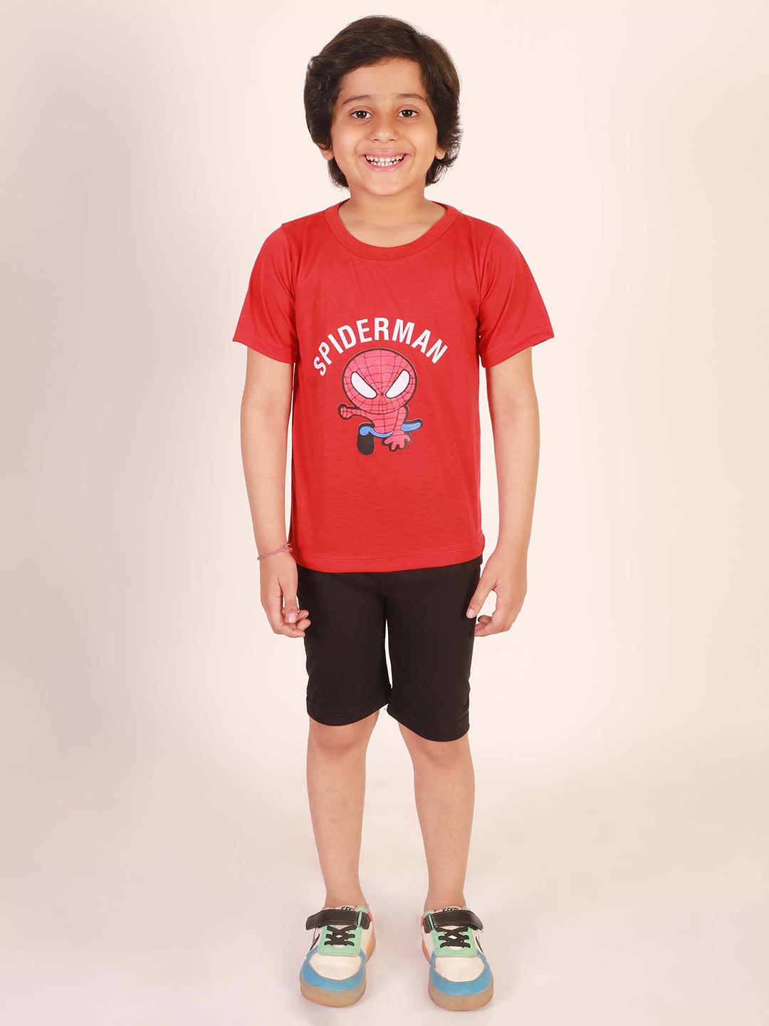 

Ameeha Boys Printed Pure Cotton T-shirt With Shorts, Red