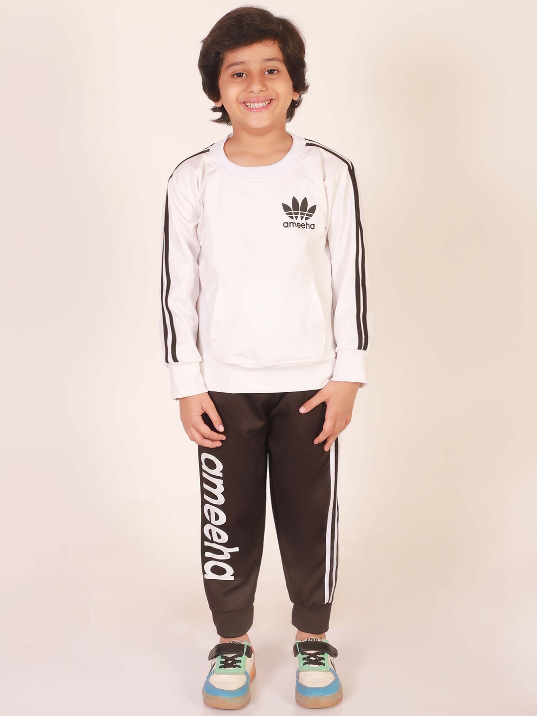 

Ameeha Boys Printed Pure Cotton T-shirt With Joggers, White