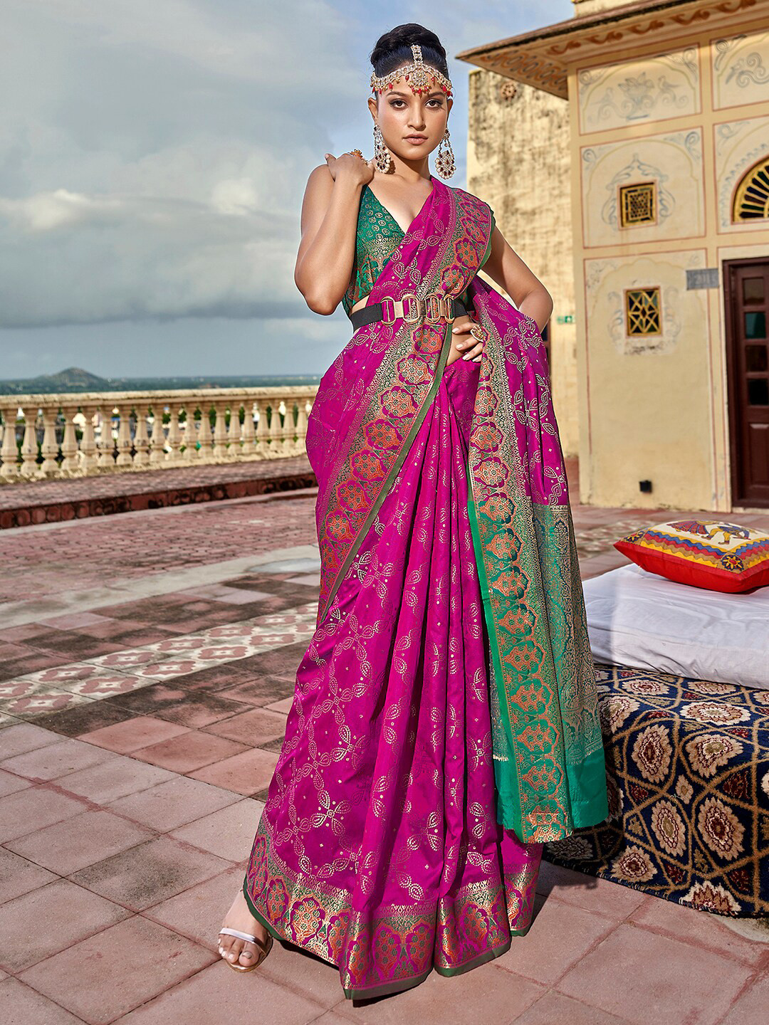

Satrani Ethnic Woven Design Zari Banarasi Saree, Pink