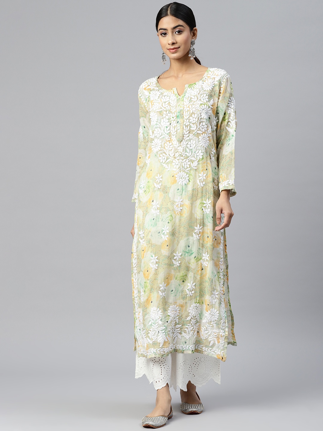 

PARAMOUNT CHIKAN Women Floral Embroidered Chikankari Kurta, Green