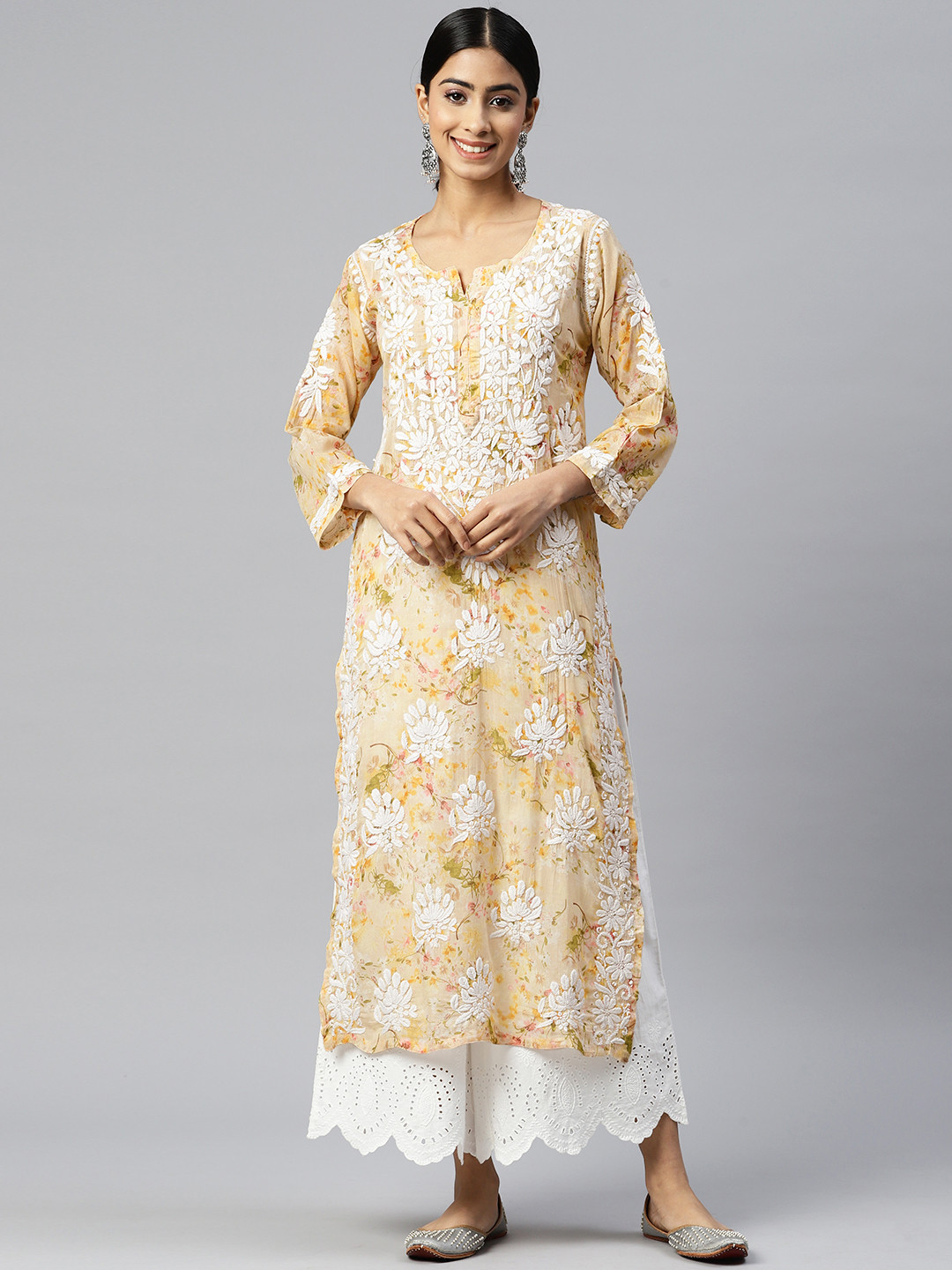 

PARAMOUNT CHIKAN Women Floral Embroidered Chikankari Kurta, Yellow
