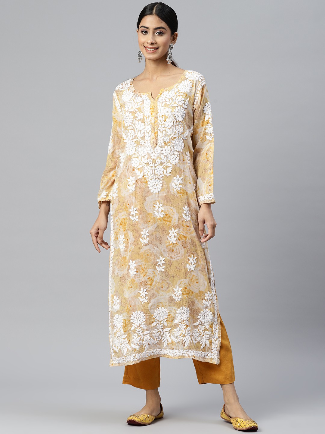 

PARAMOUNT CHIKAN Floral Embroidered Chikankari Pure Cotton Kurta, Beige