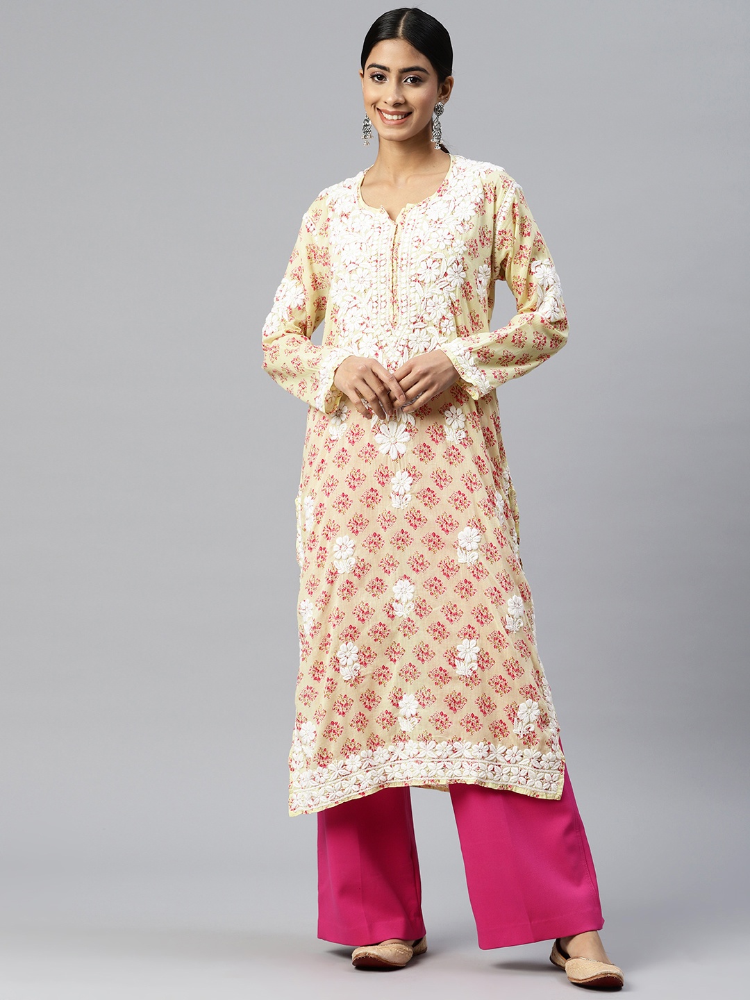 

PARAMOUNT CHIKAN Floral Embroidered Chikankari Pure Cotton Kurta, Yellow