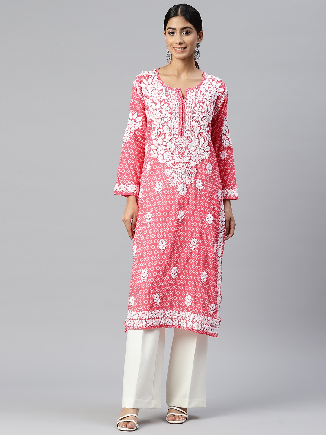 

PARAMOUNT CHIKAN Women Floral Embroidered Chikankari Kurta, Pink