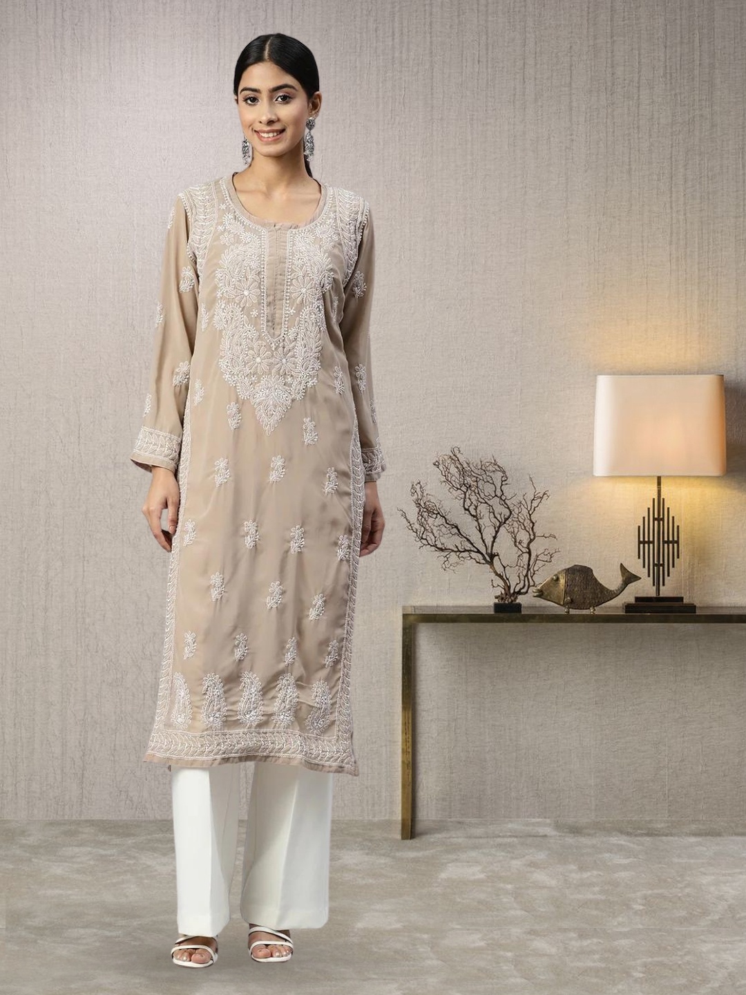 

PARAMOUNT CHIKAN Women Embroidered Lucknowi Chikankari Georgette Kurta, Brown