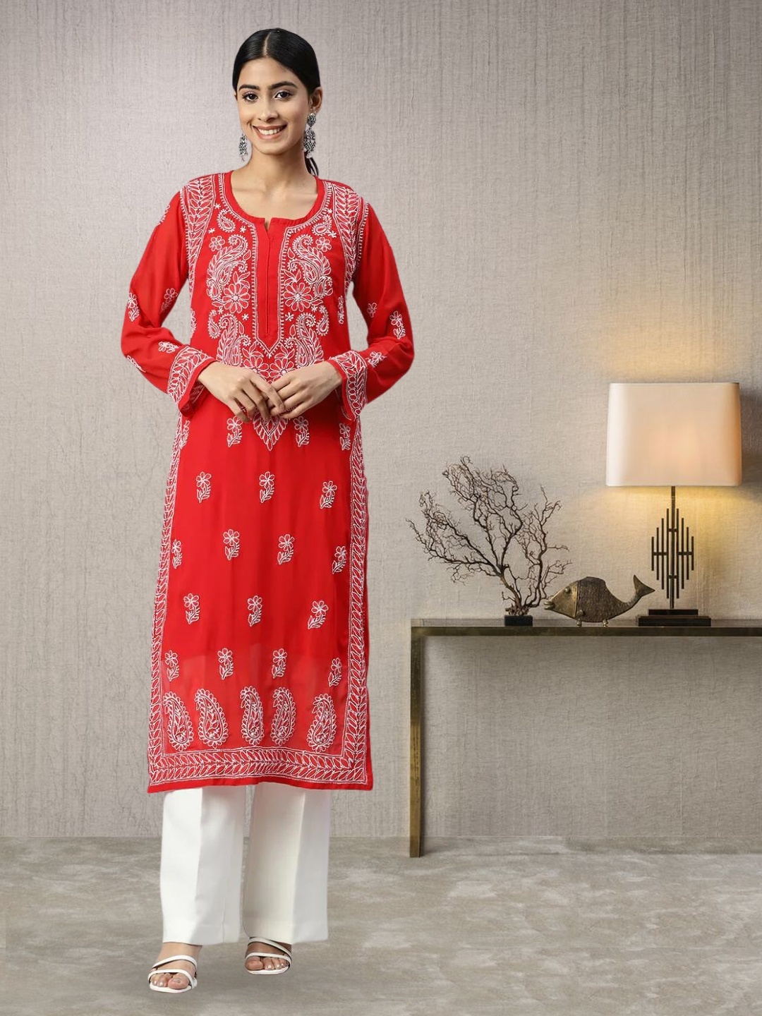 

PARAMOUNT CHIKAN Women Embroidered Lucknowi Chikankari Georgette Kurta, Red