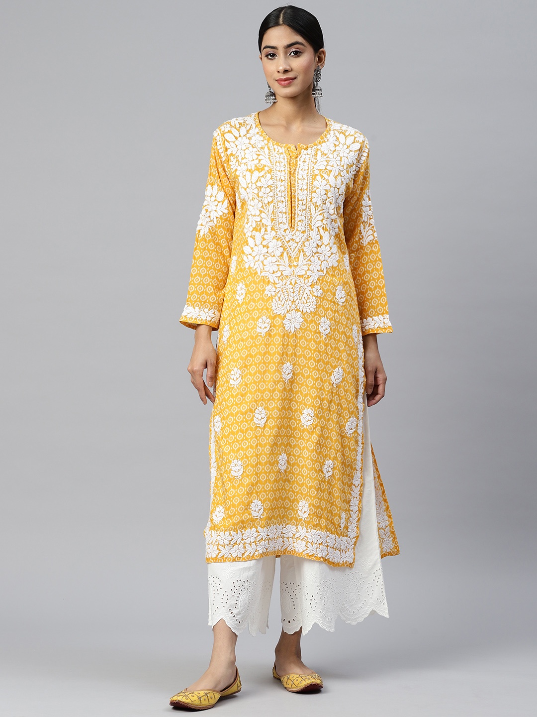 

PARAMOUNT CHIKAN Women Floral Embroidered Chikankari Kurta, Yellow
