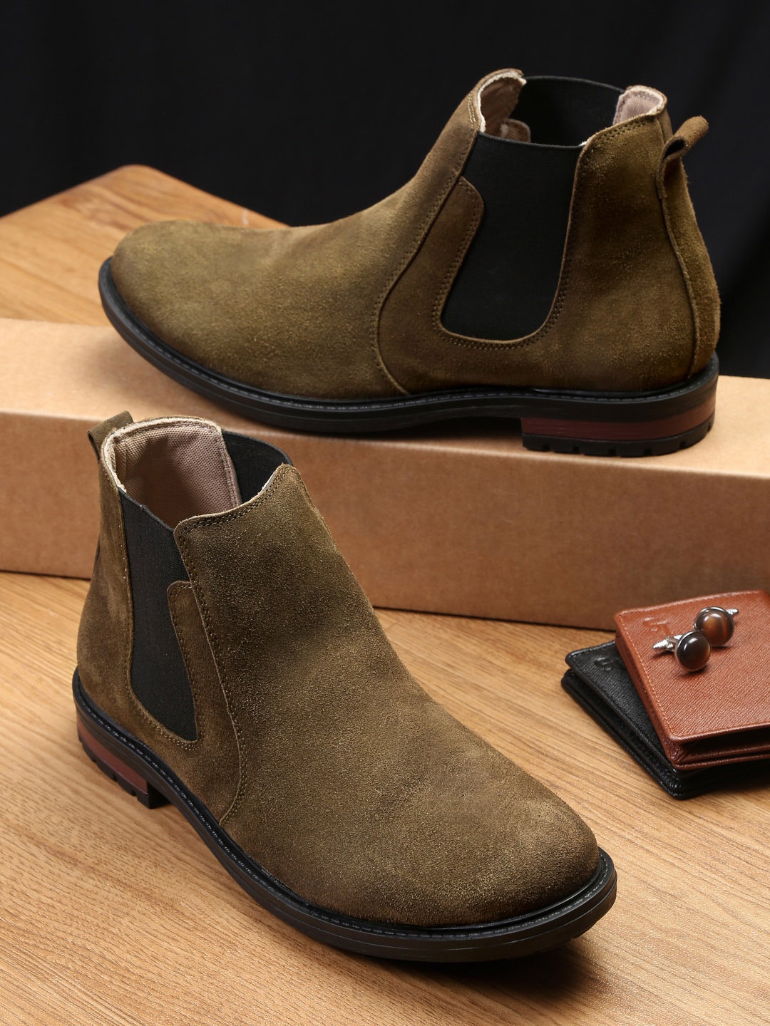 

LOUIS STITCH Men Mid-Top Suede Chelsea Boots, Olive