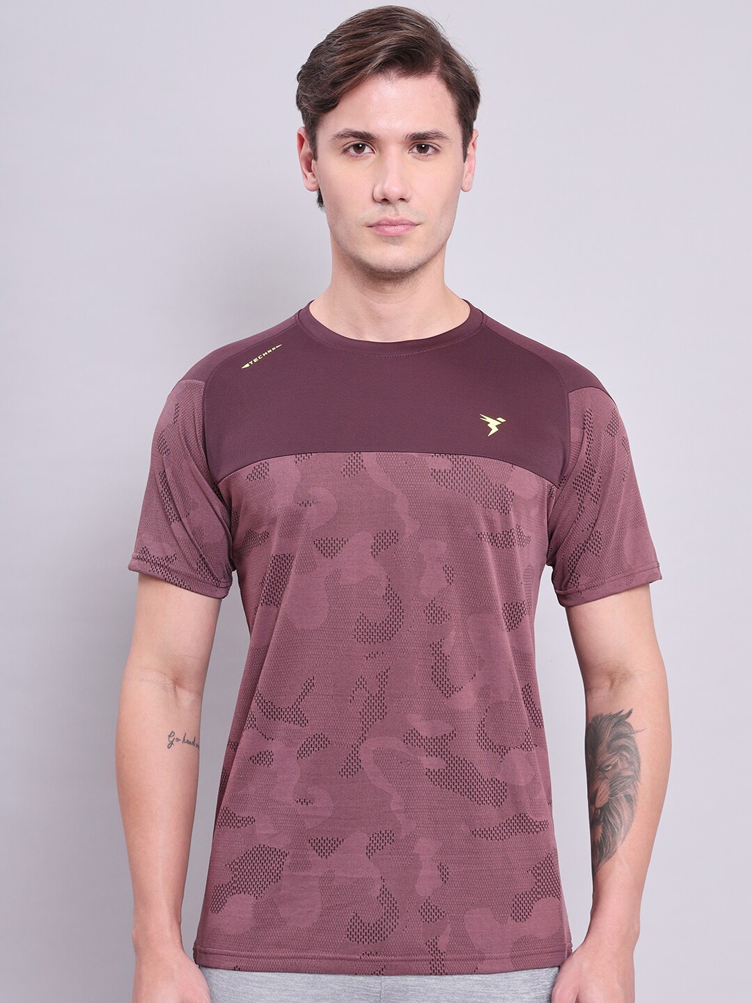 

Technosport Abstract Printed Antimicrobial Slim Fit Sports T-shirt, Burgundy