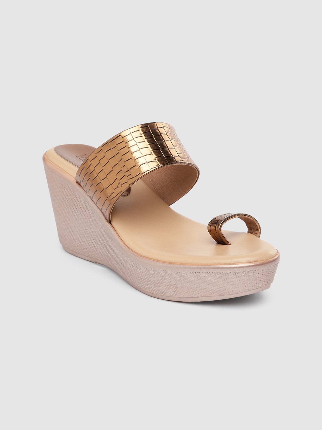 

Inc 5 Antique Textured One Toe Wedges, Gold