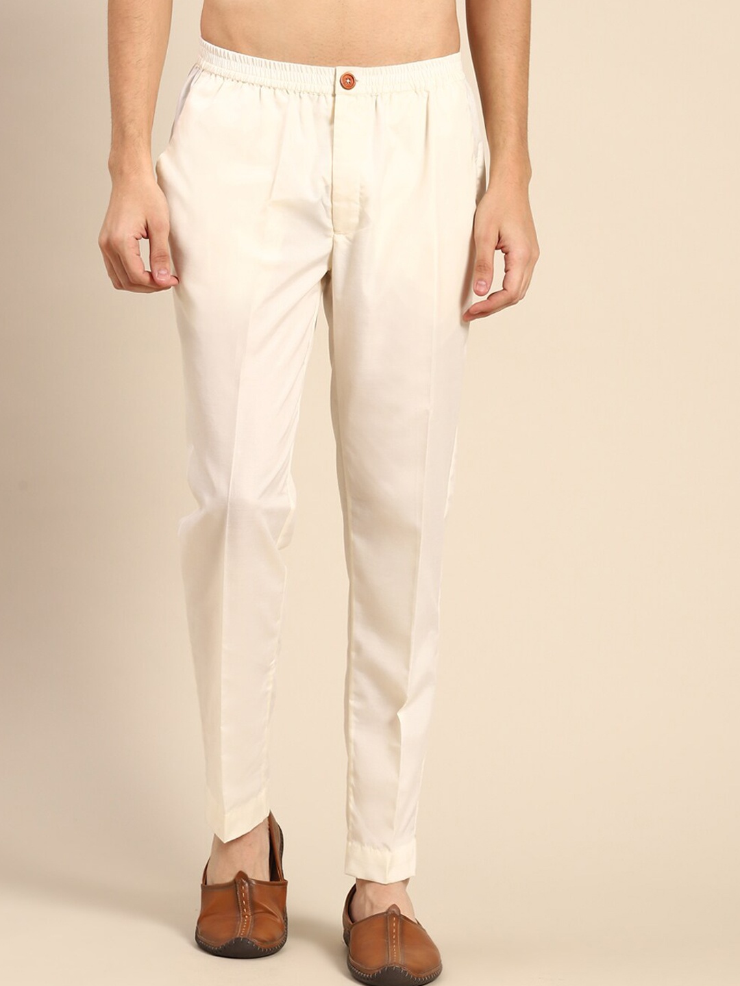 

KISAH Men Relaxed Straight Leg Mid-Rise Cotton Pleated Trousers, Cream