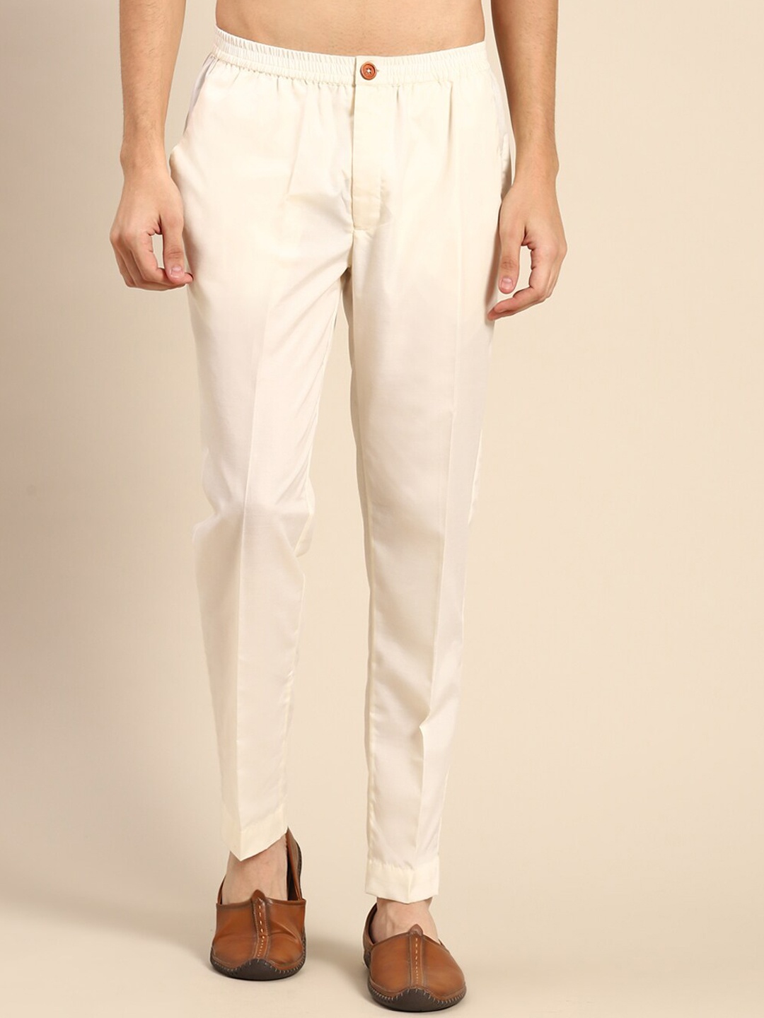 

KISAH Men Relaxed Straight Leg Mid-Rise Cotton Pleated Trousers, Cream