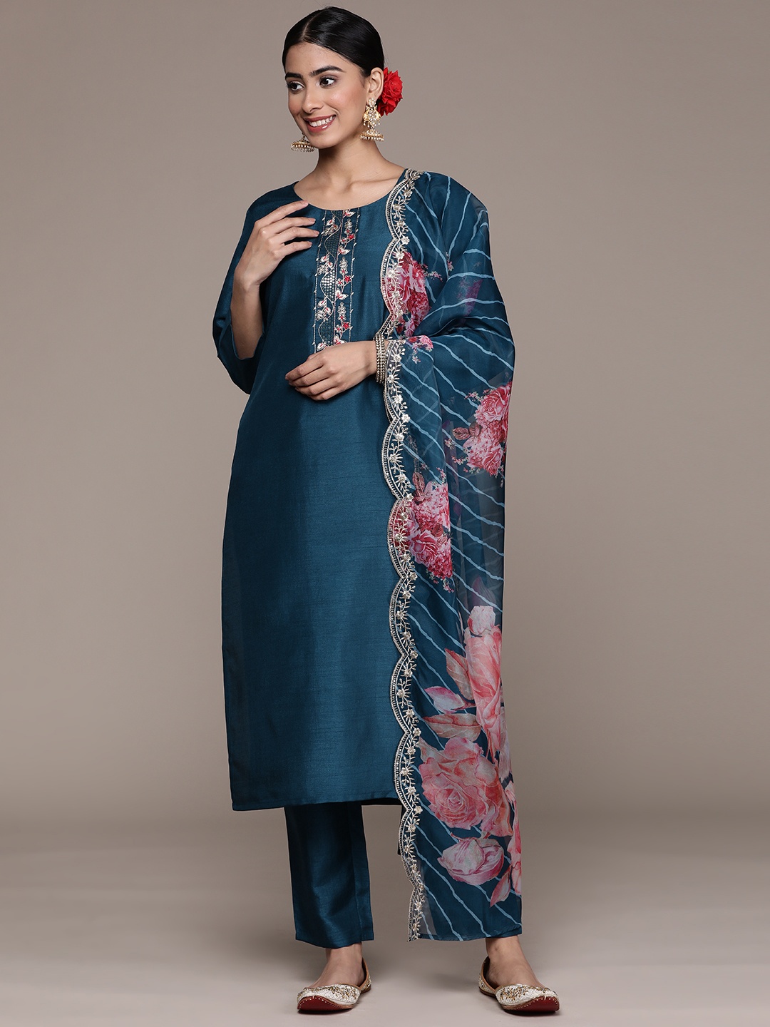 

Ishin Floral Yoke Design Regular Sequinned Kurta With Trousers & Dupatta, Teal