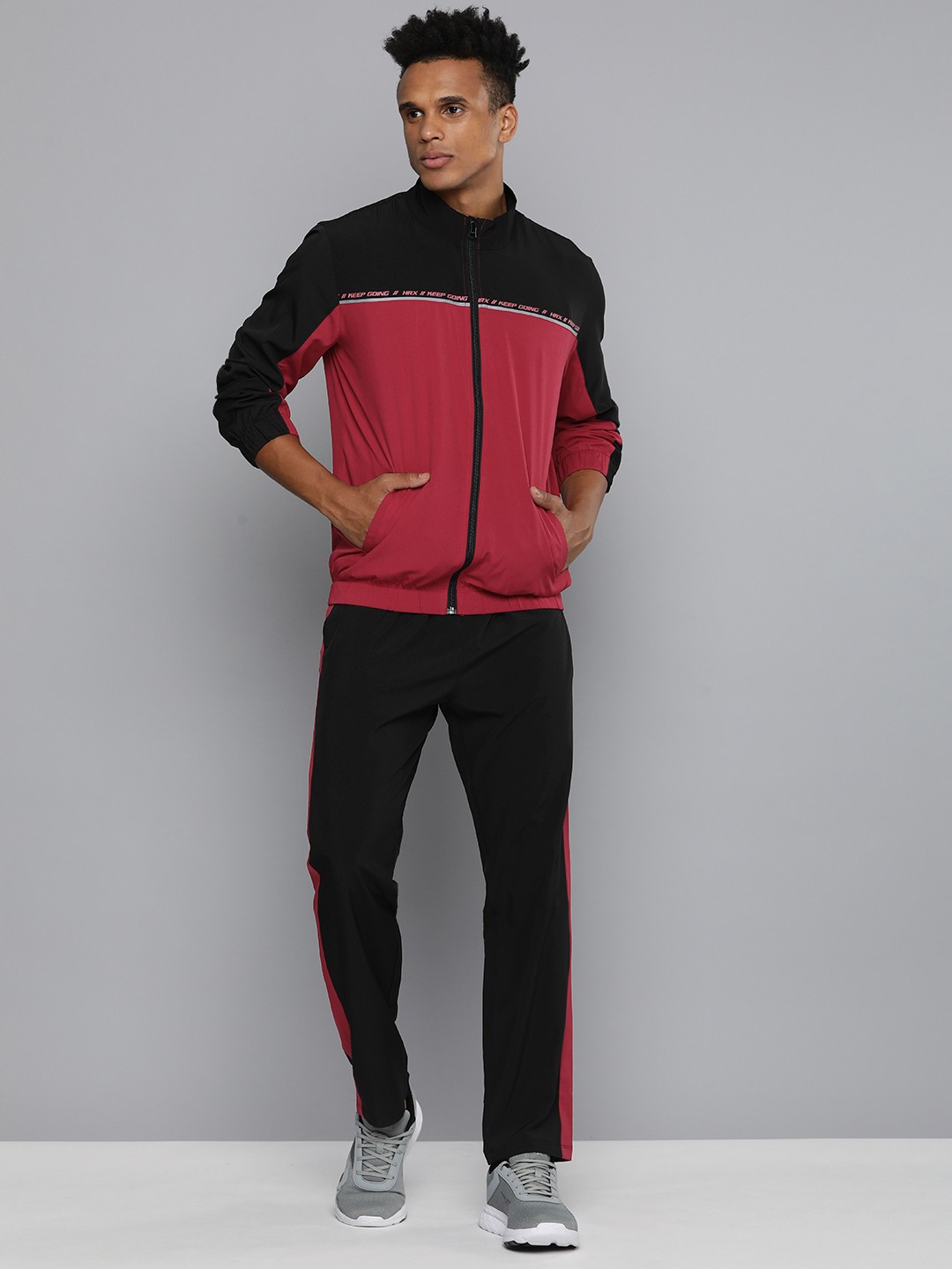 

HRX by Hrithik Roshan Men Colorblocked Rapid-Dry Running Tracksuit, Black