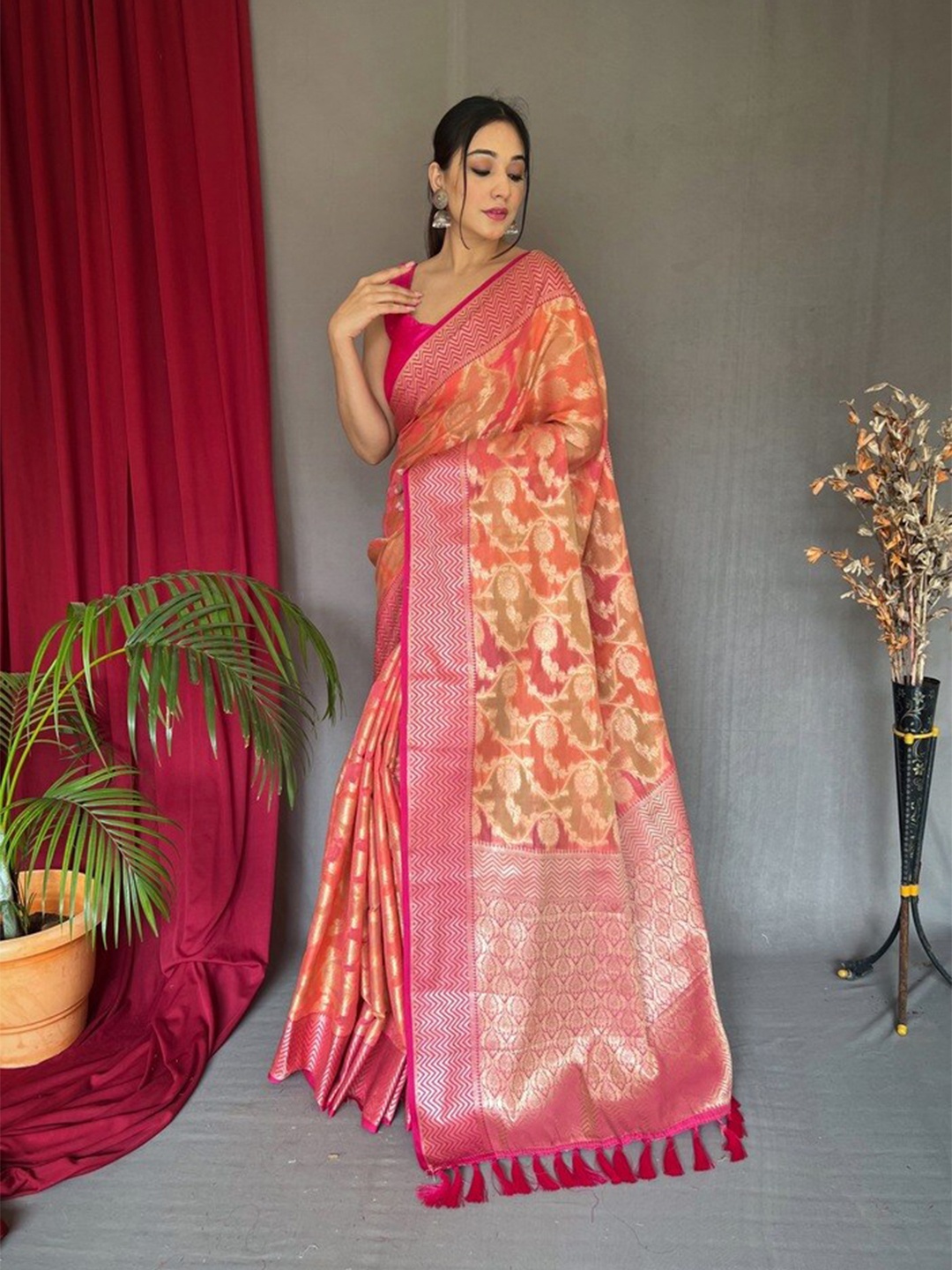 

Exclusiva Ethnic Motif Silk Blend Zari Saree With Tassel, Pink