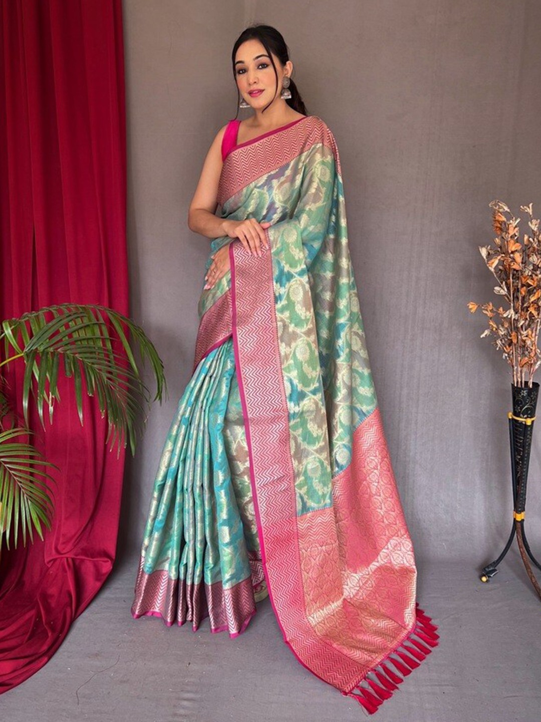 

Exclusiva Floral Woven Design Zari Saree, Blue