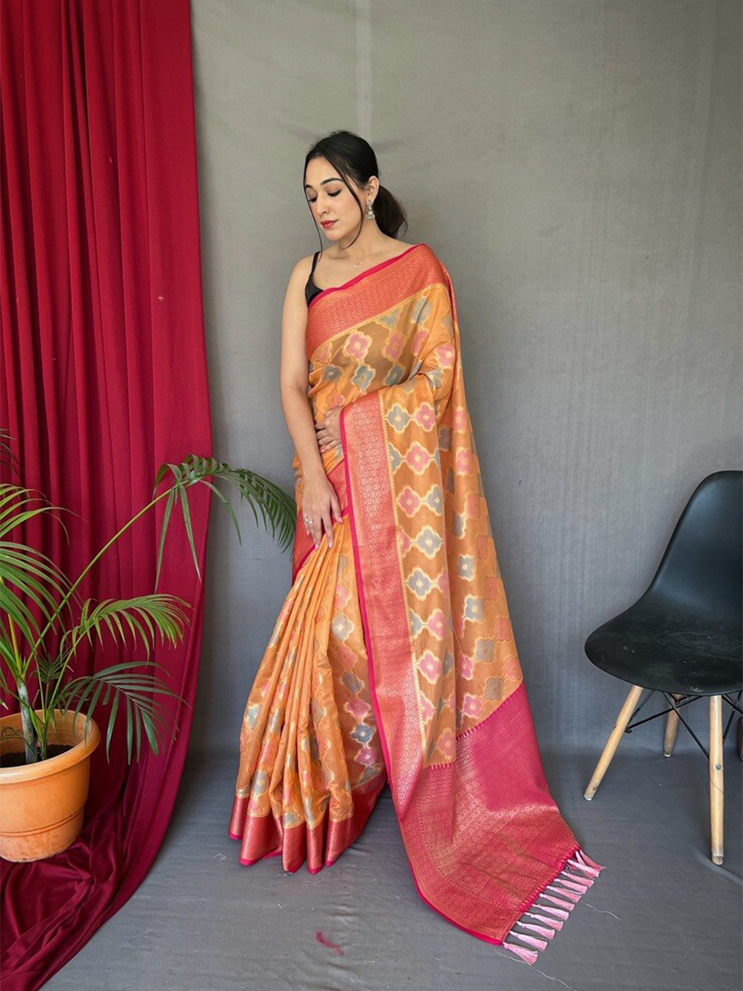 

Exclusiva Ethnic Motif Woven Design Zari Tissue Silk Saree, Orange