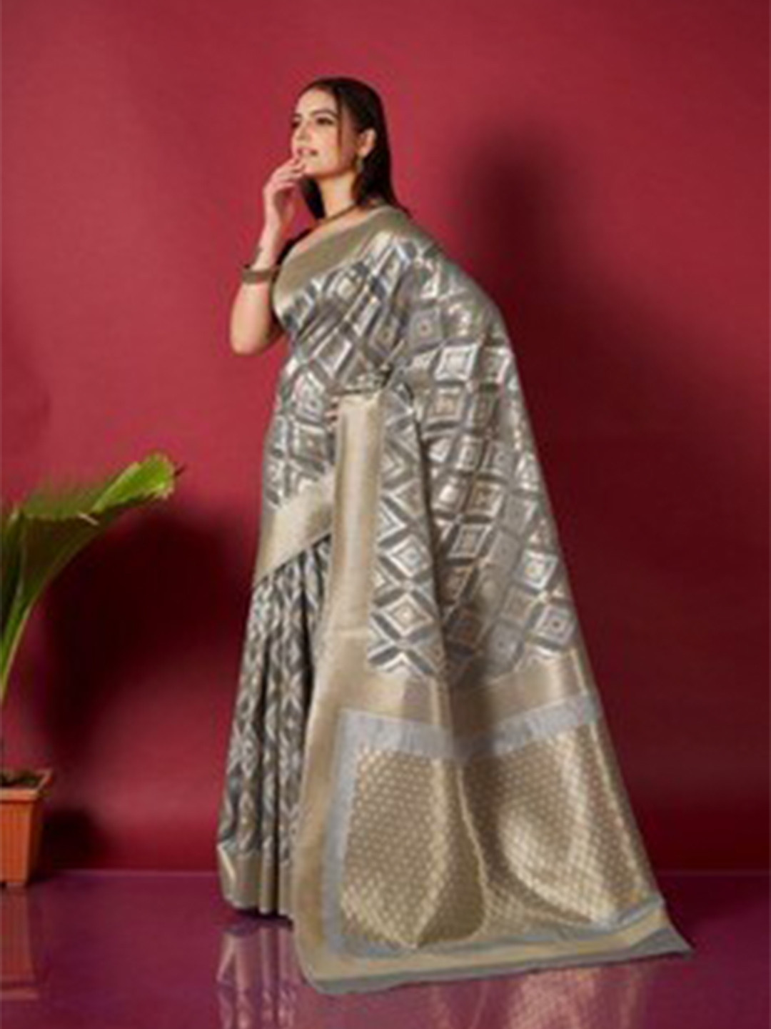 

Exclusiva Ethnic Motif Woven Design Zari Pure Linen Ikat Saree, Grey