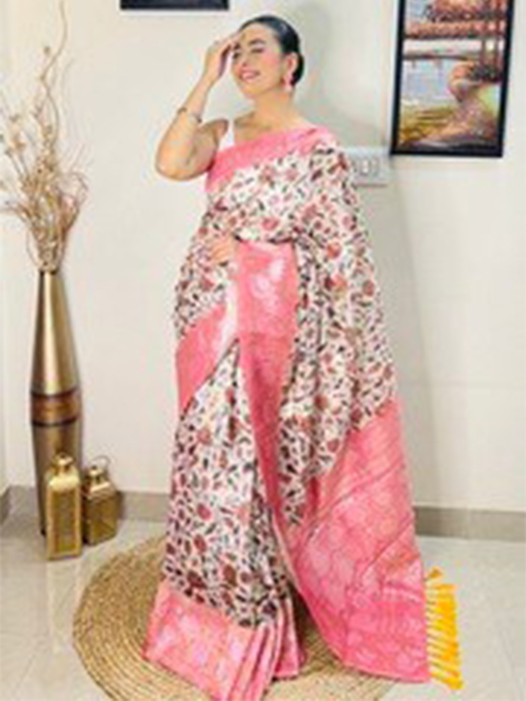 

Exclusiva Floral Printed Zari Silk Blend Saree, White