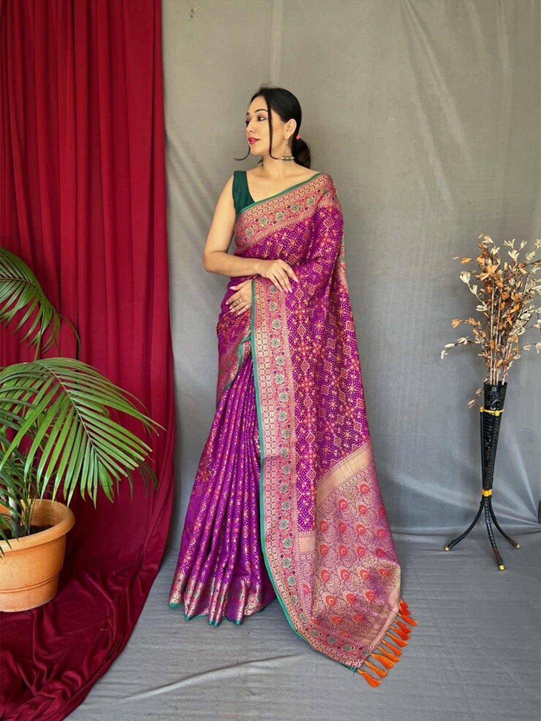

Exclusiva Ethnic Woven Design Zari Patola Saree, Purple