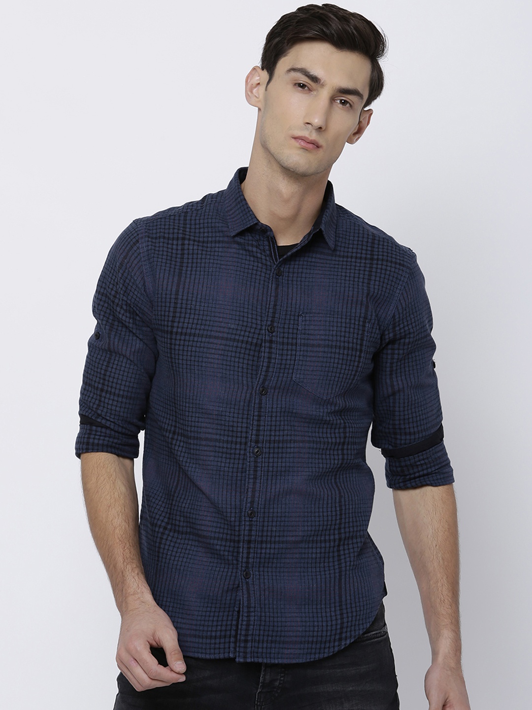 

LOCOMOTIVE Men Blue & Black Slim Fit Checked Casual Shirt