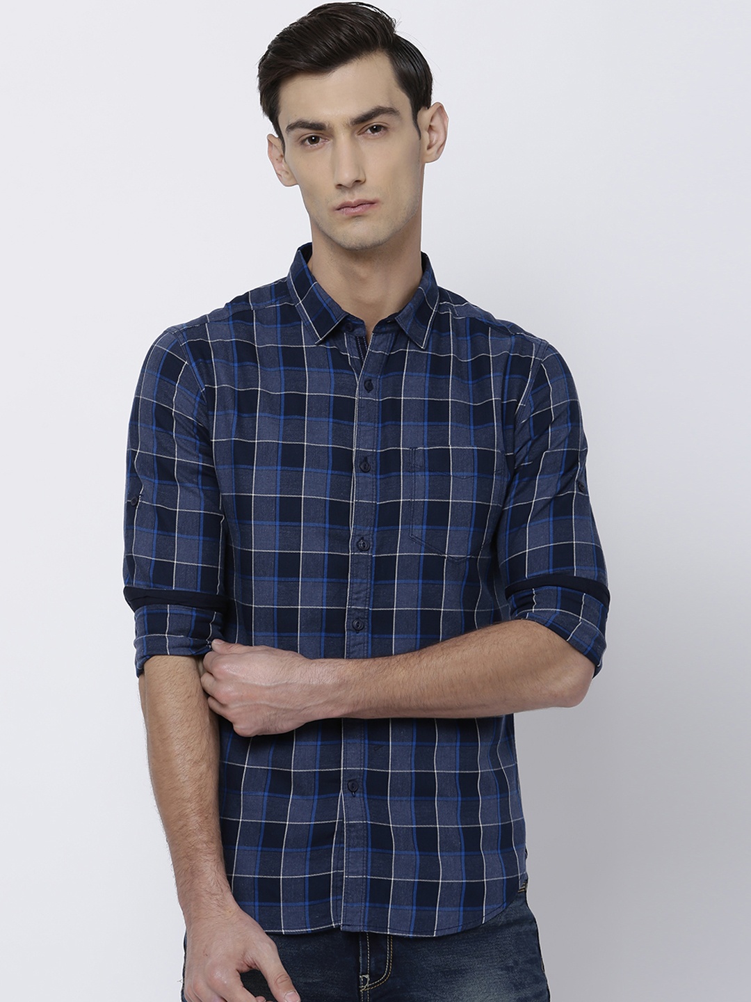 

LOCOMOTIVE Men Blue & Black Slim Fit Checked Casual Shirt