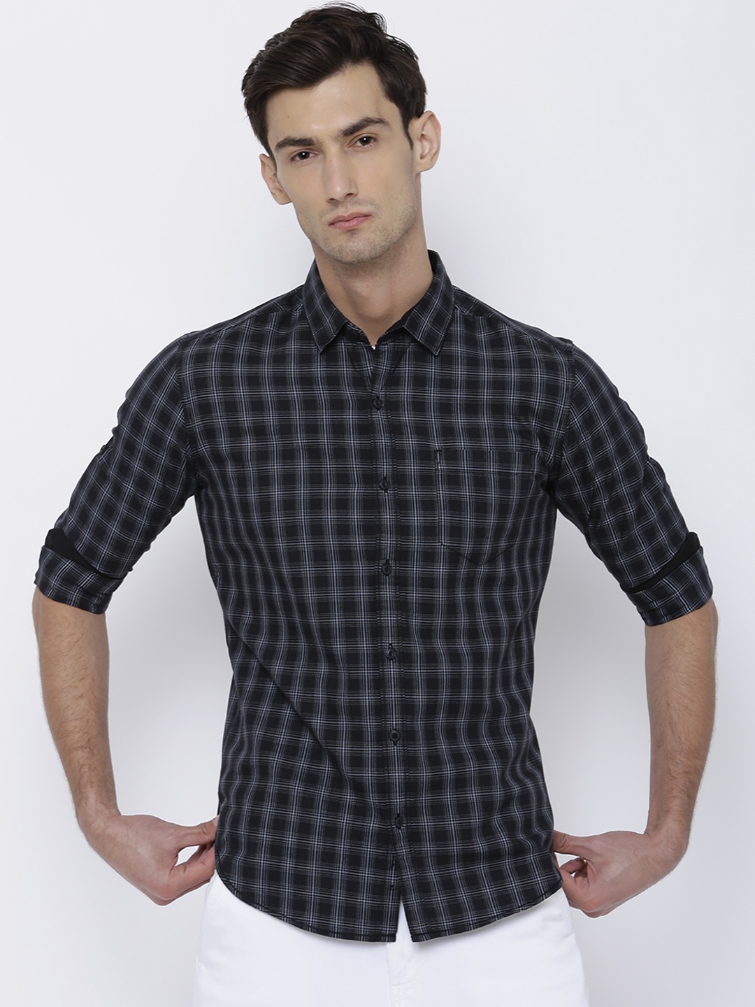 

LOCOMOTIVE Men Black Slim Fit Checked Casual Shirt