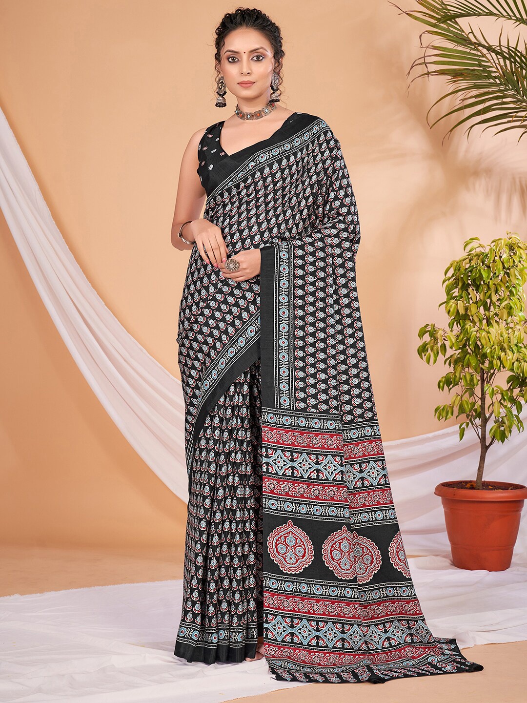 

Saree mall Black & Red Floral Printed Silk Sarees