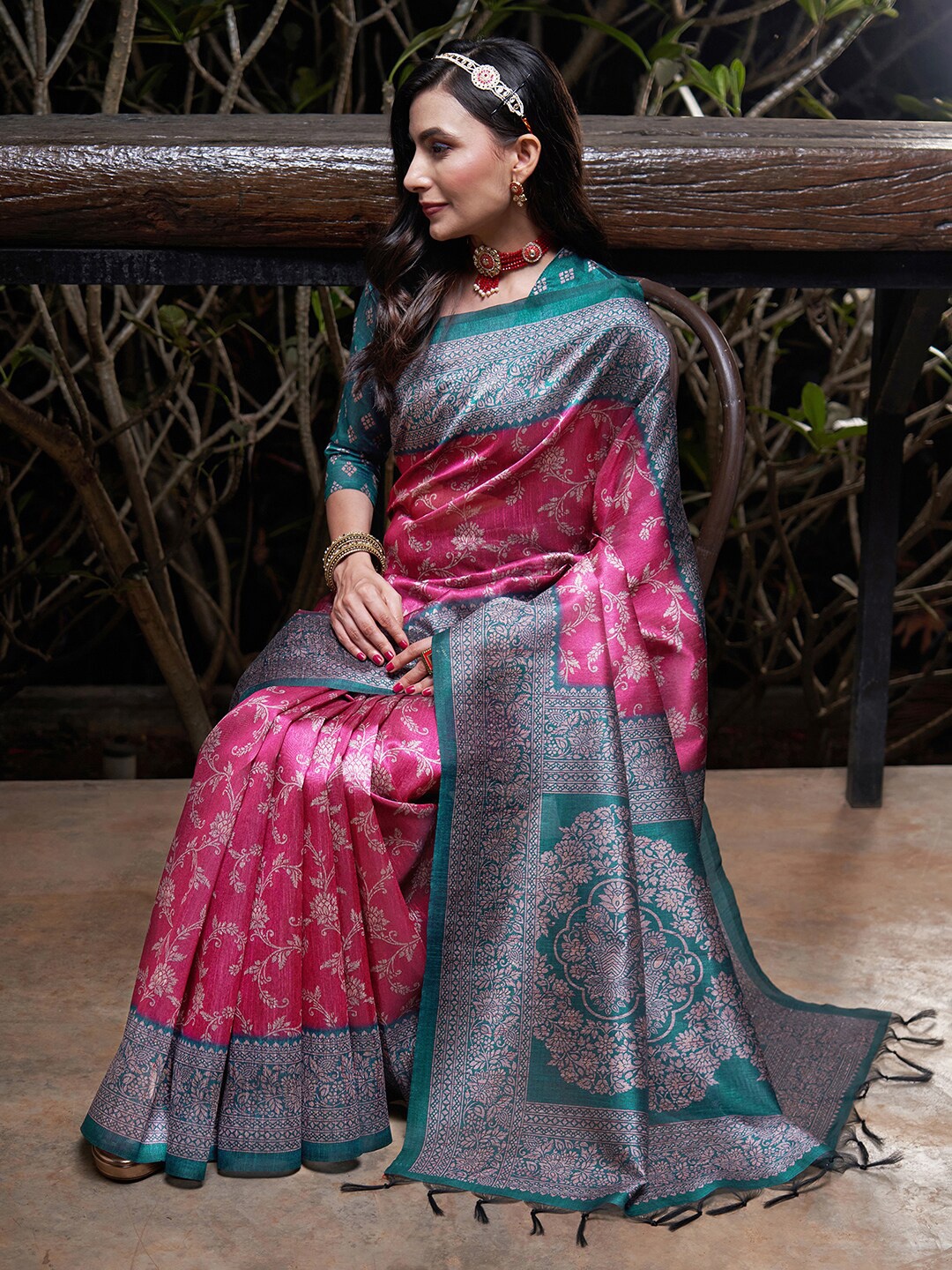 

Saree mall Pink & Teal Green Floral Printed Sarees