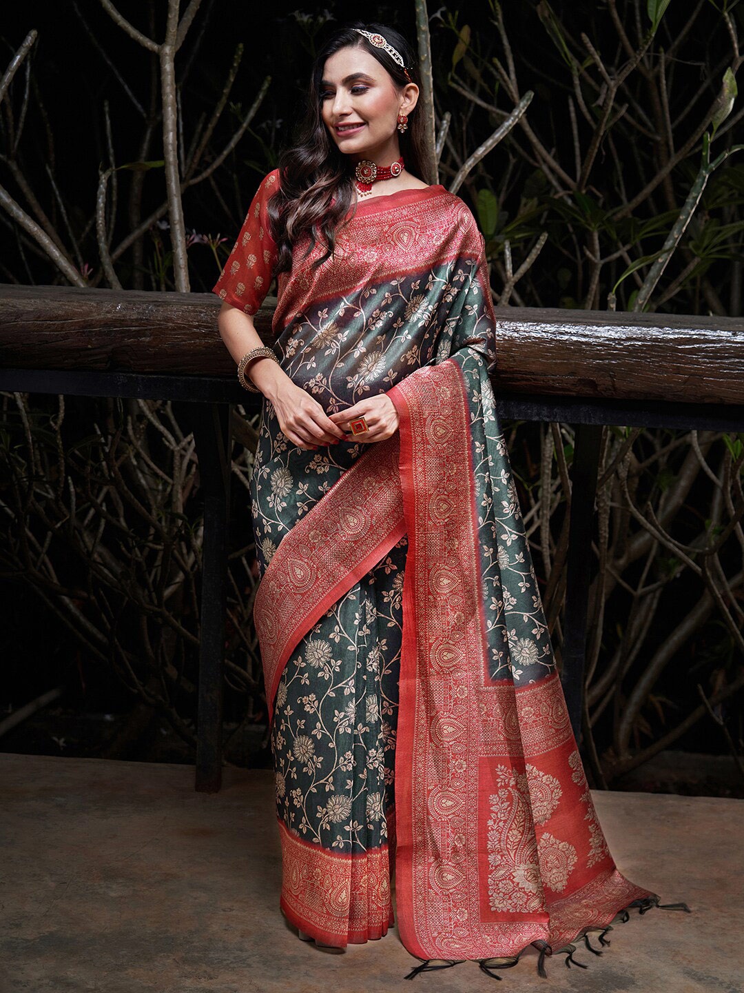 

Saree mall Black & Red Floral Printed Sarees