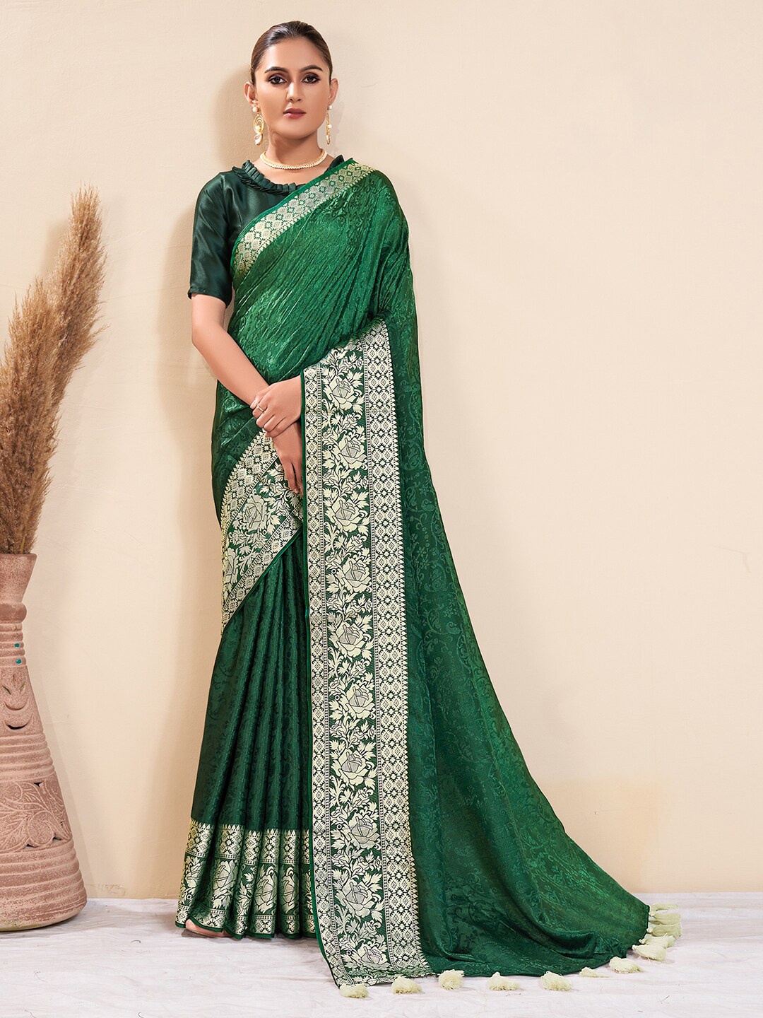 

Saree mall Floral Woven Design Zari Silk Blend Sungudi Sarees, Green