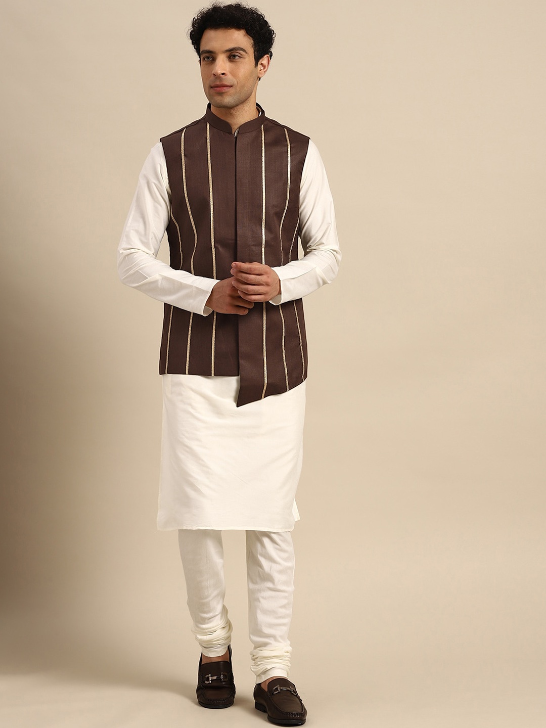 

KISAH Mandarin Collar Straight Kurta with Churidar & Nehru Jacket, White