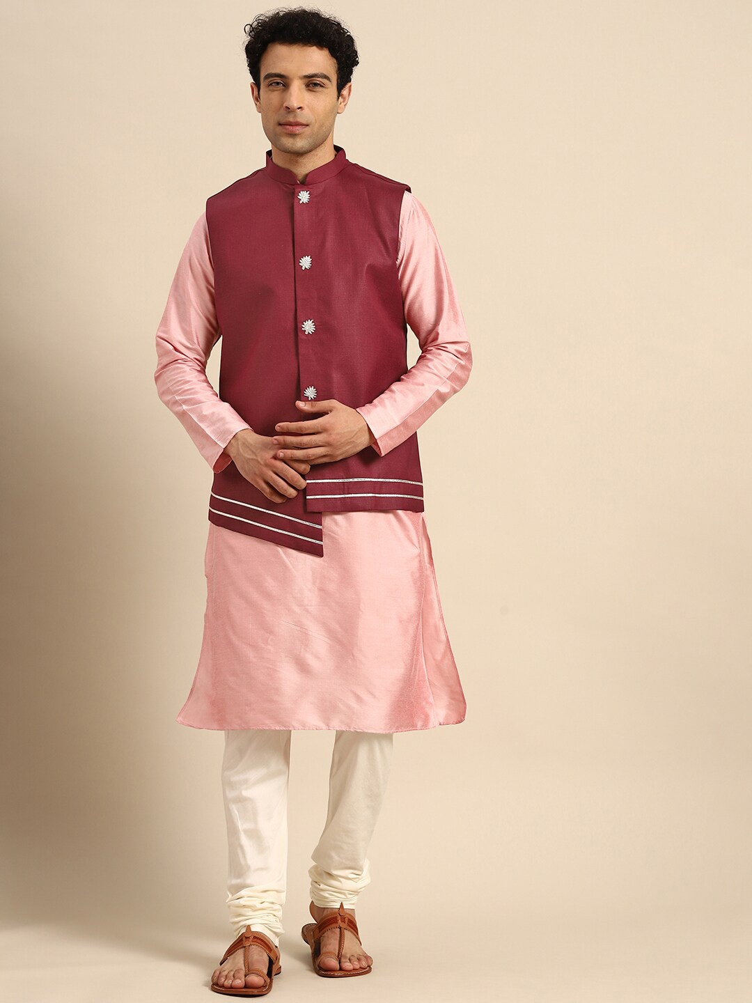 

KISAH Men Maroon Regular Zardozi Kurta with Churidar