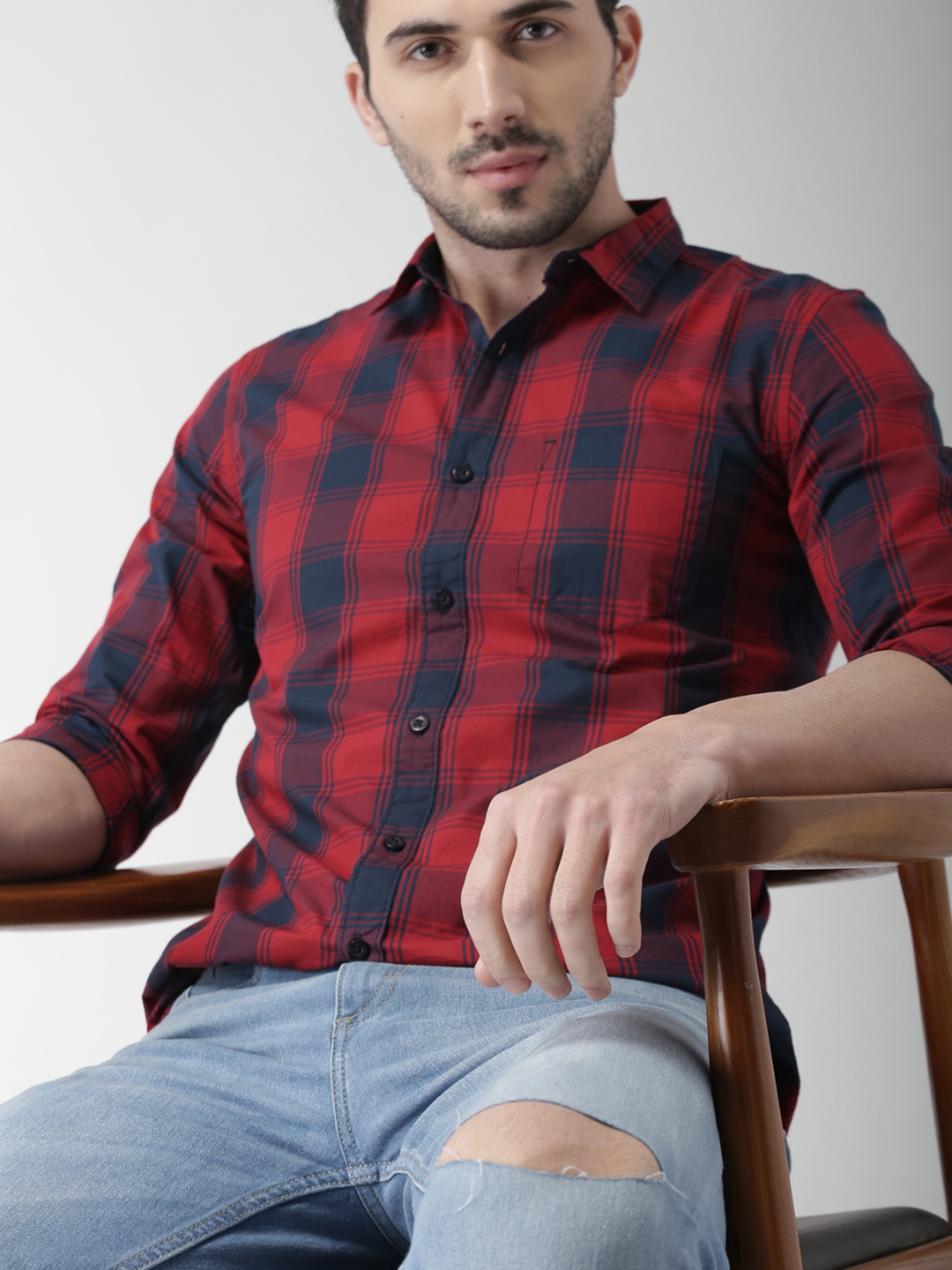 

HIGHLANDER Men Navy Blue & Red Slim Fit Checked Casual Shirt