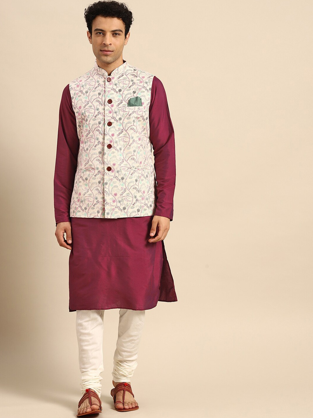 

KISAH Men Mandarin Collar Kurta With Churidar & Printed Nehru Jacket, Maroon