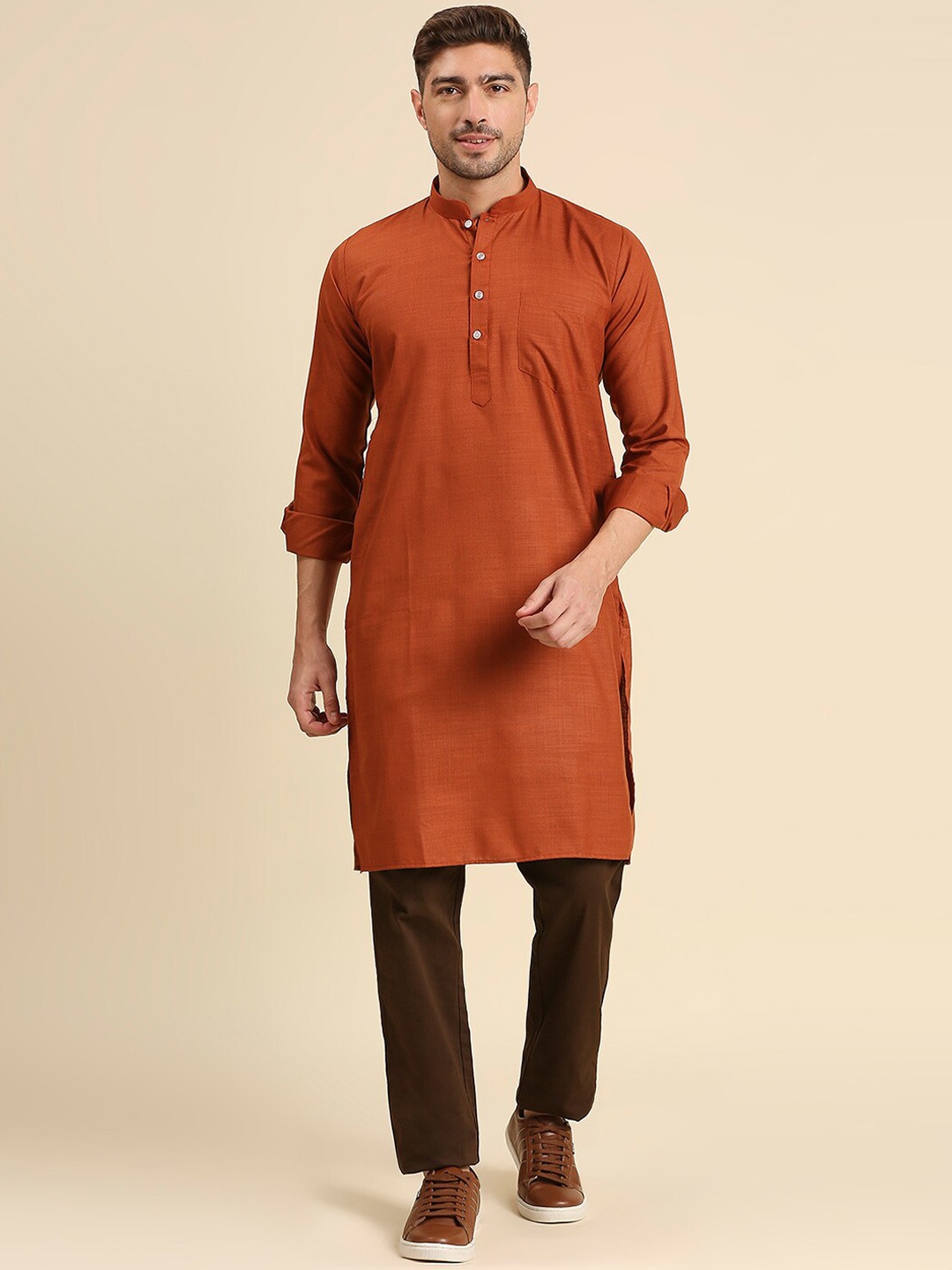 

RAJUBHAI HARGOVINDAS Mandarin Collar Silk Cotton Kurta, Rust
