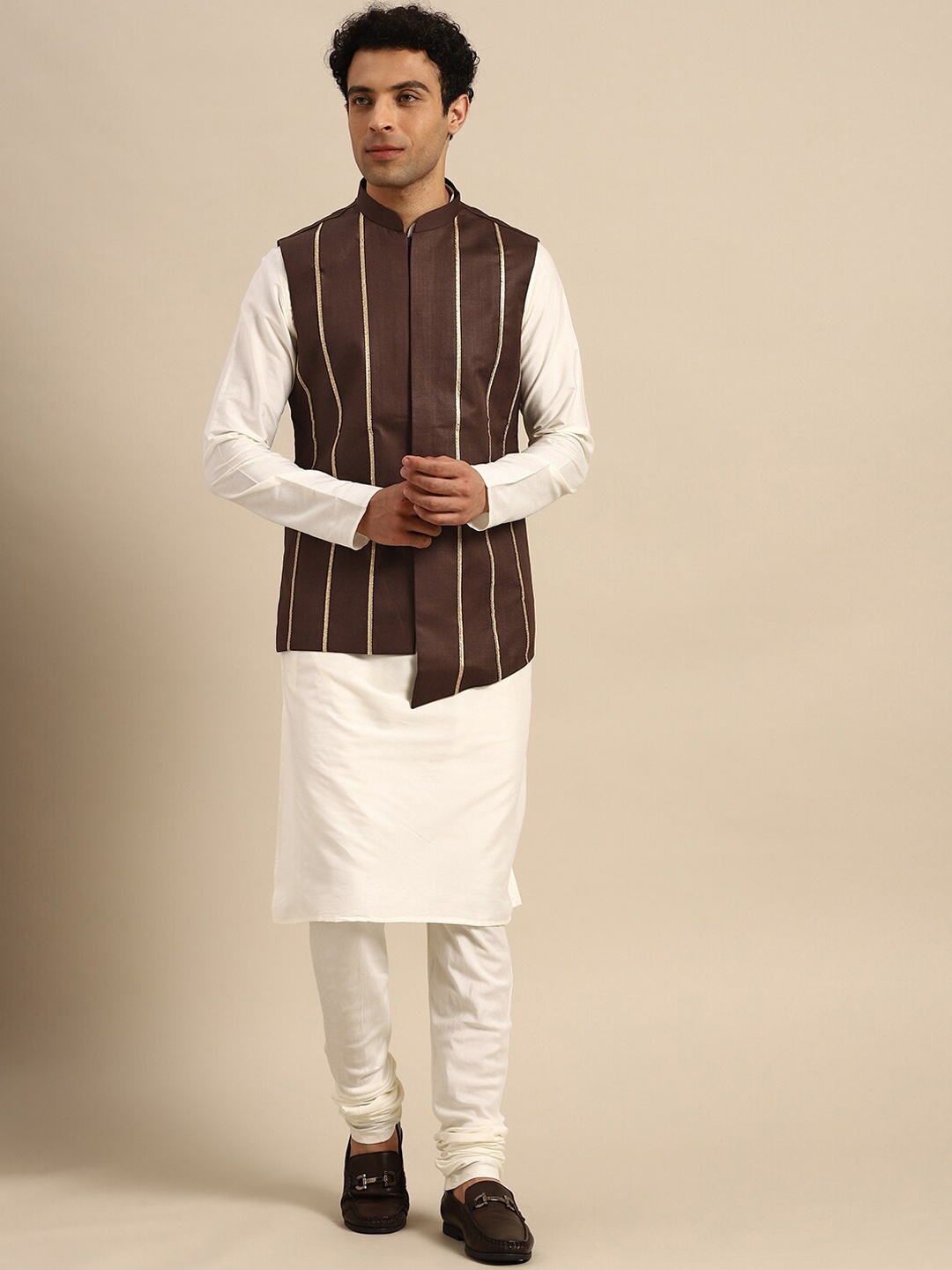 

KISAH Mandarin Collar Straight Kurta with Churidar & Nehru Jacket, Off white