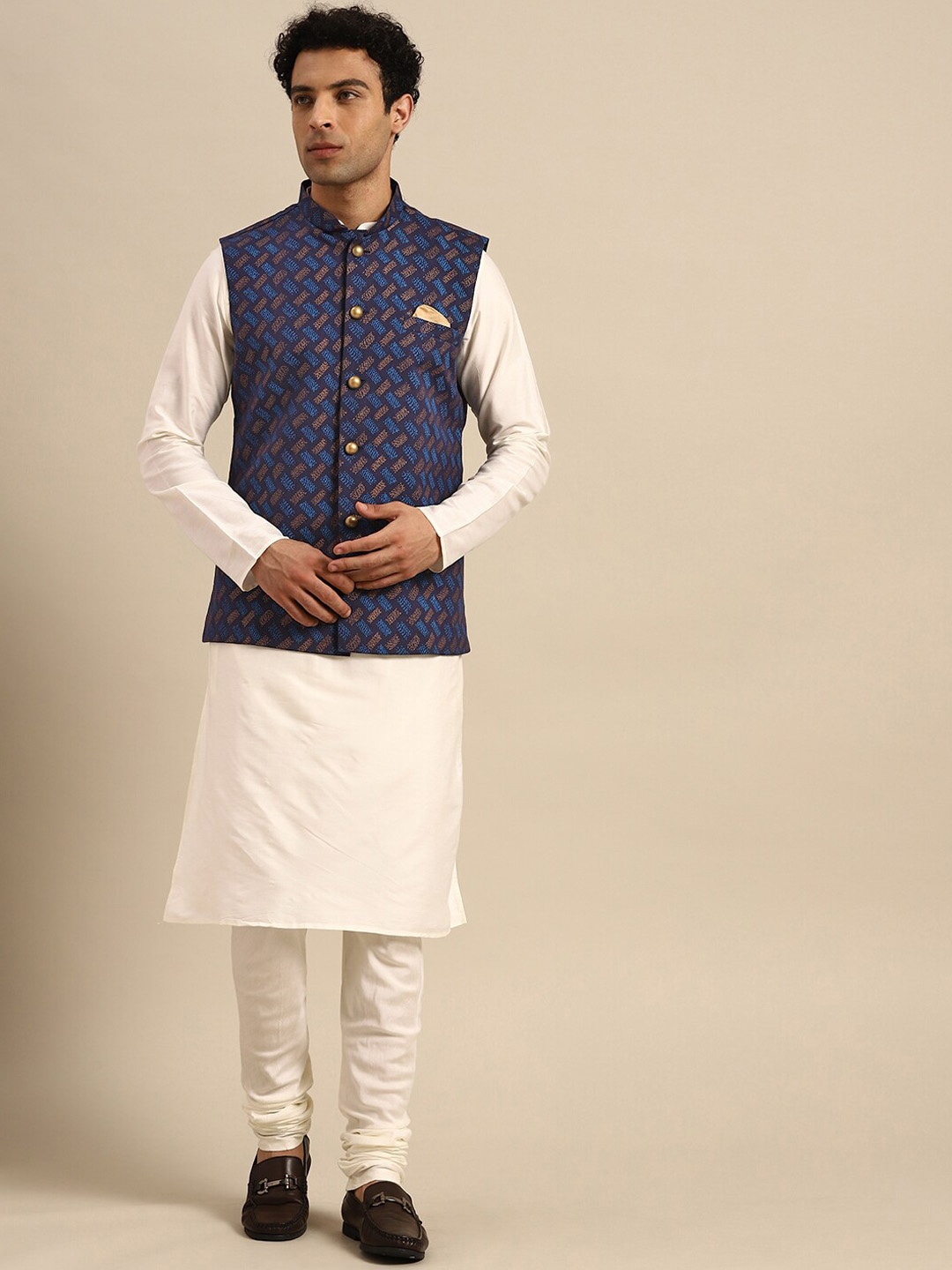 

KISAH Mandarin Collar Straight Kurta with Churidar & Nehru Jacket, Off white