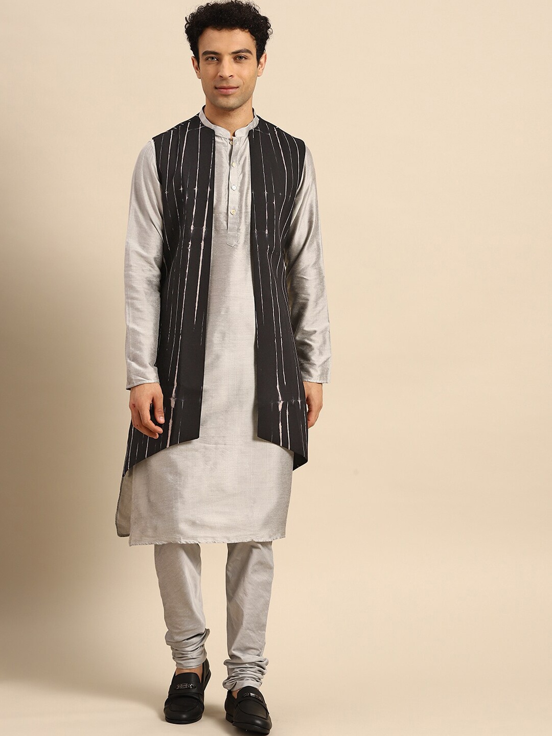 

KISAH Mandarin Collar Regular Straight Kurta With Churidar & Jacket, Black